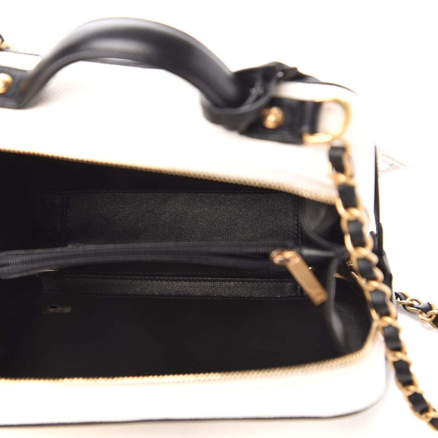 Caviar Quilted Medium CC Filigree Vanity Case White Black