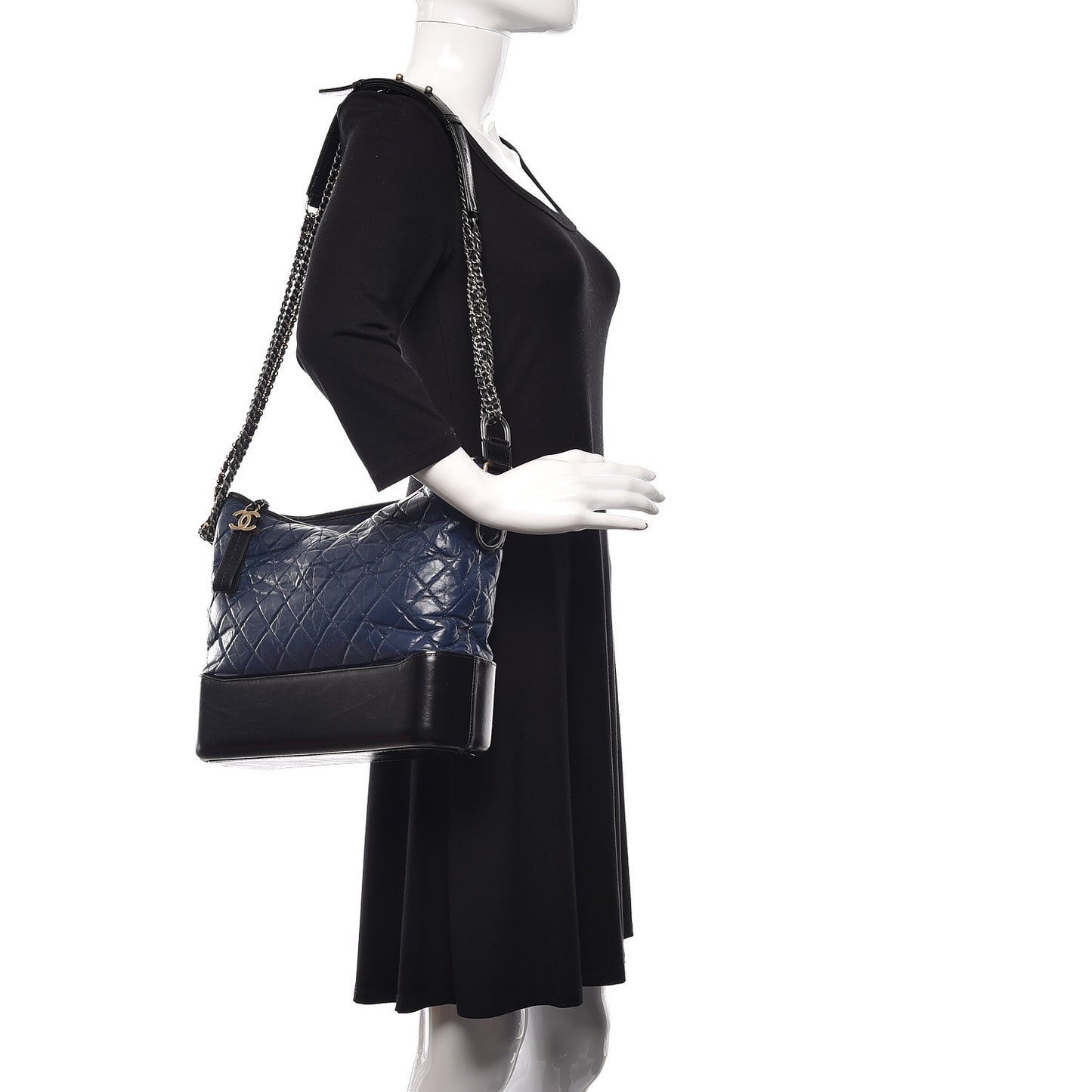 Aged Calfskin Quilted Large Gabrielle Hobo Navy Black