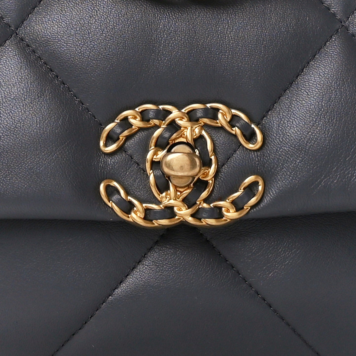 Lambskin Quilted Medium Chanel 19 Flap Dark Grey