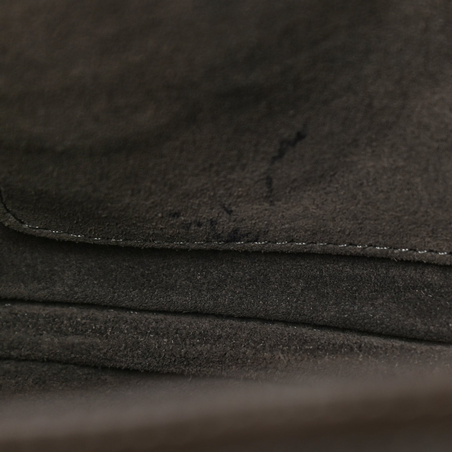 Small Classic Grain Calfskin Small Leighton Dark Grey