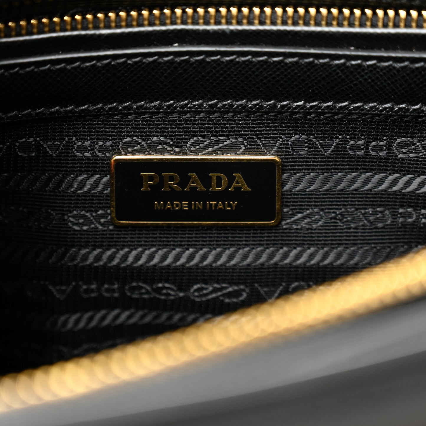 Saffiano Lux Medium Tote Black