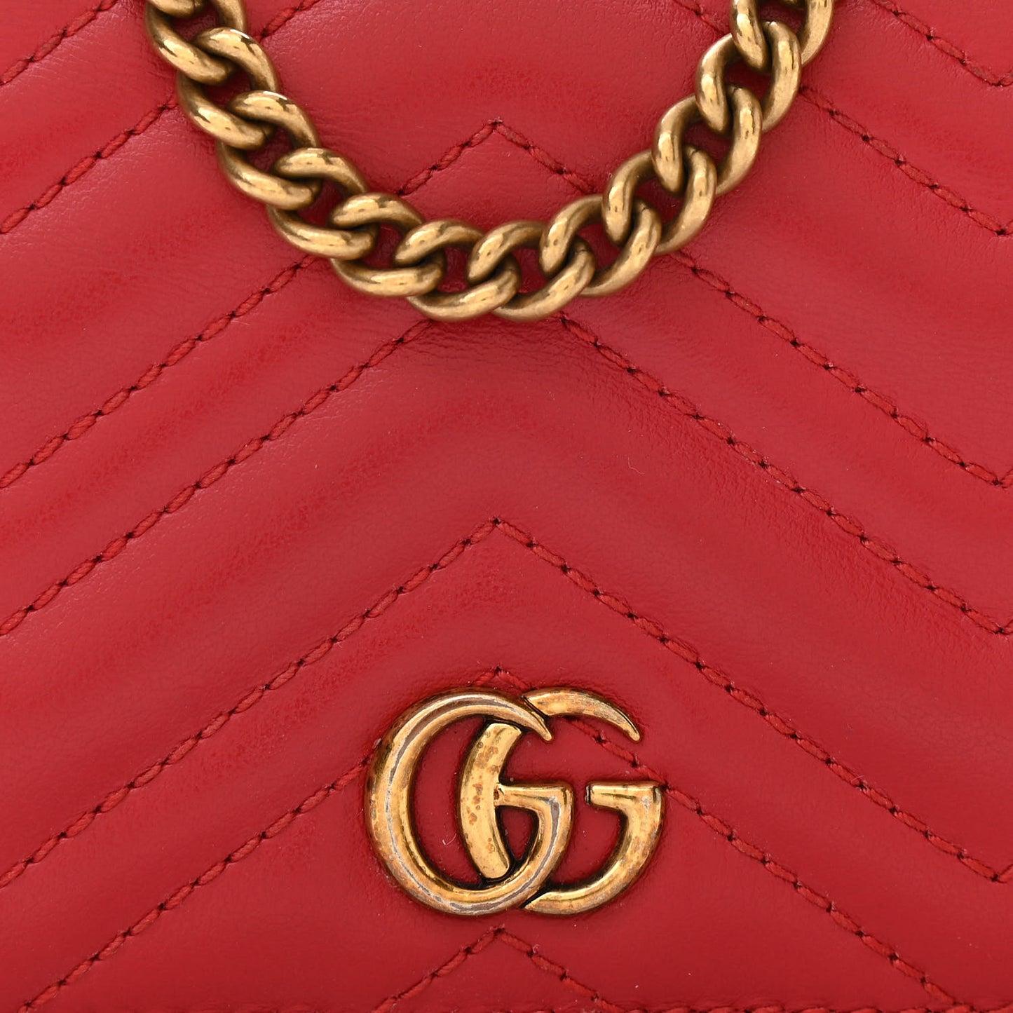 Calfskin Matelasse Mini GG Marmont Wallet On Chain Hibiscus Red