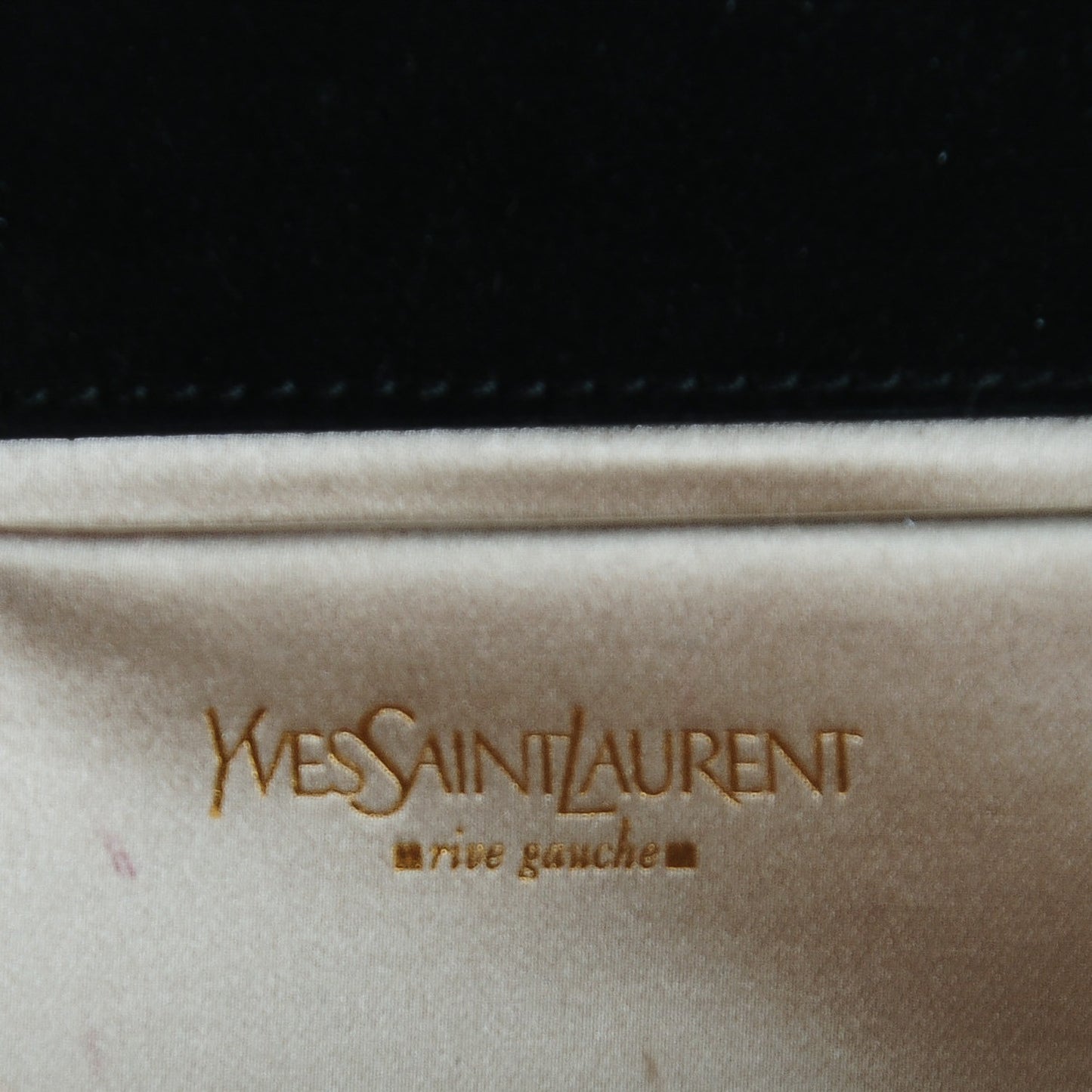 Patent Y-Mail Clutch Black