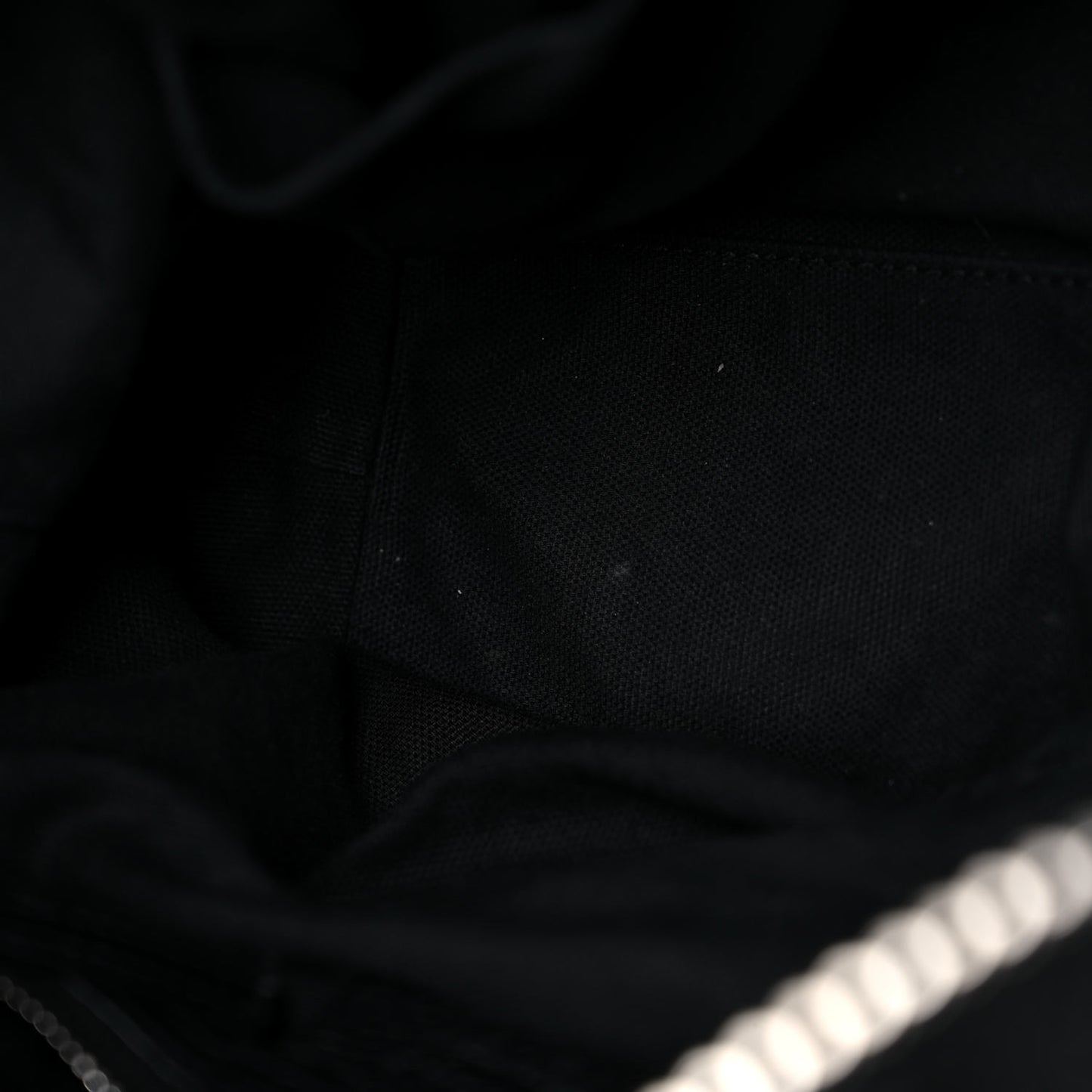 Pebbled Calfskin Small Nightingale Black
