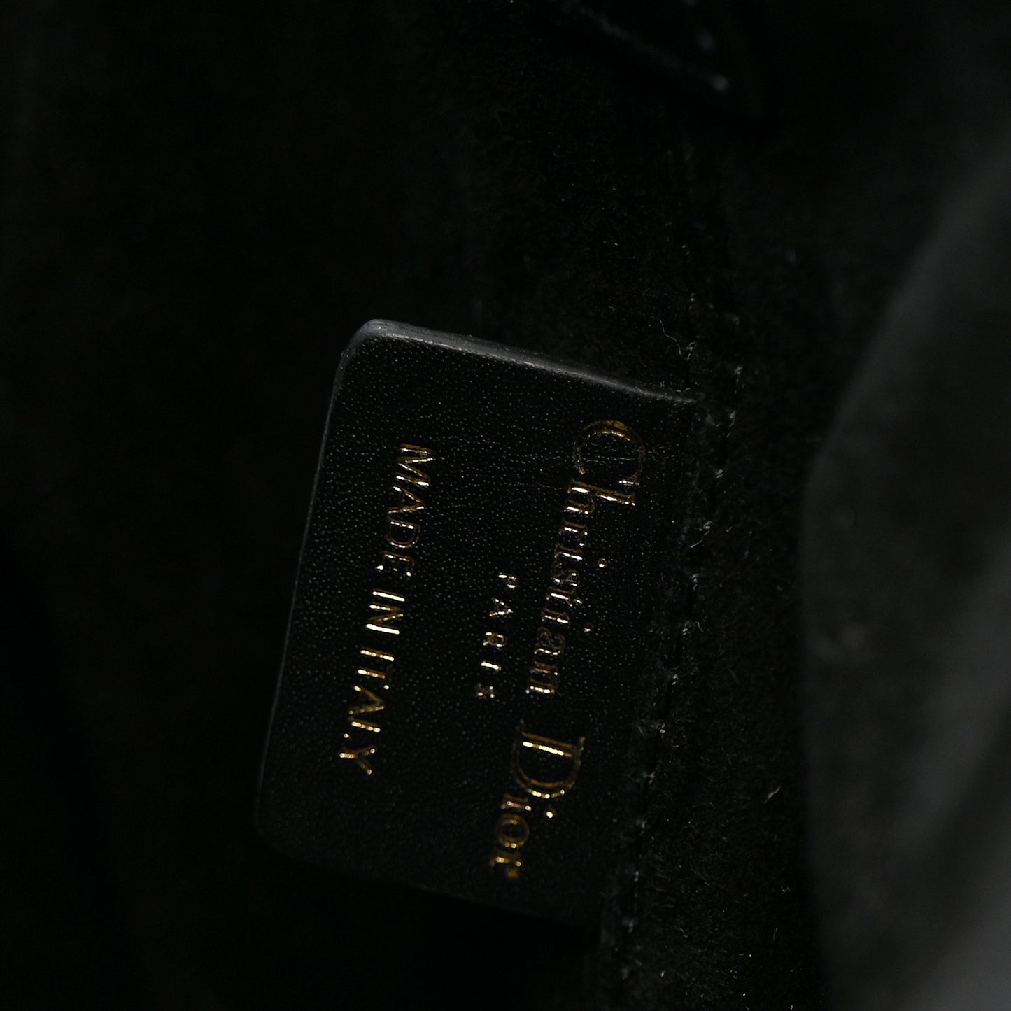 Calfskin Macrocannage Medium Toujours Black