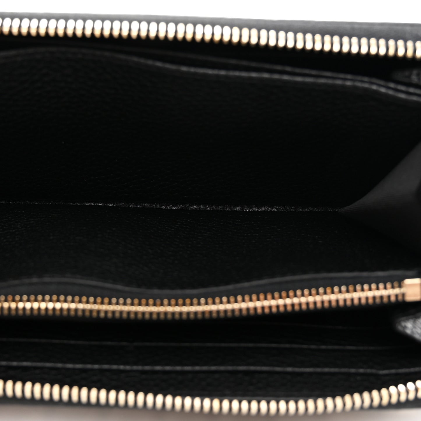 Pebbled Calfskin Rockstud Zip Around Wallet Black