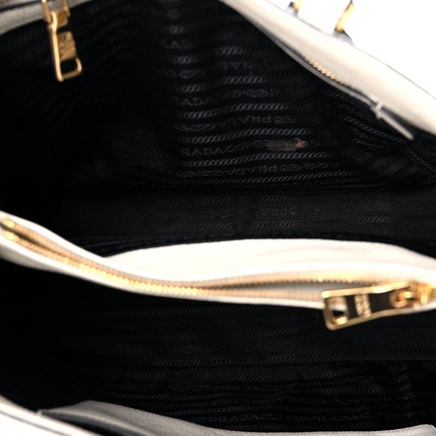 Vitello Daino Shoulder Bag White