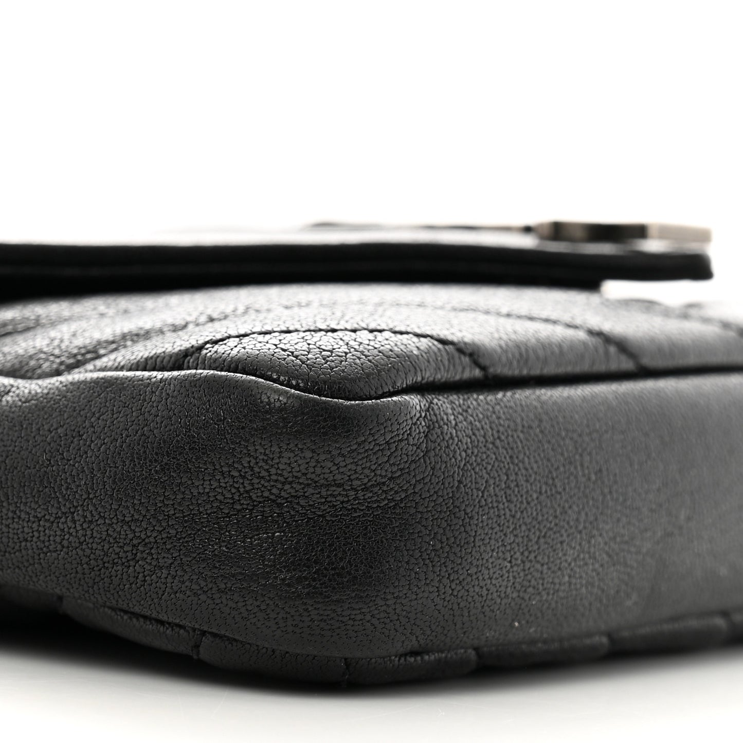 Sheepskin Matelasse Chevron Monogram College Chain Wallet Black
