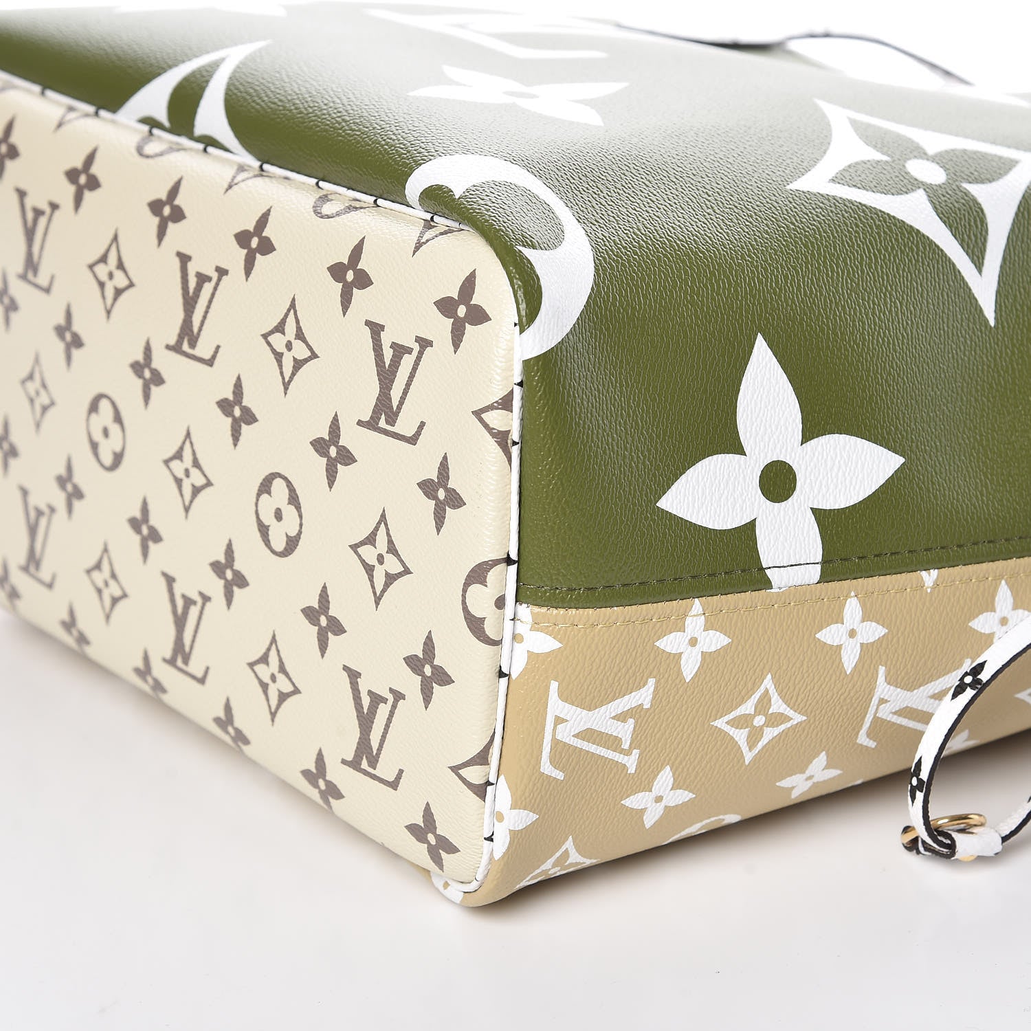 Louis Vuitton Monogram Giant Neverfull MM Kaki 7 of 11