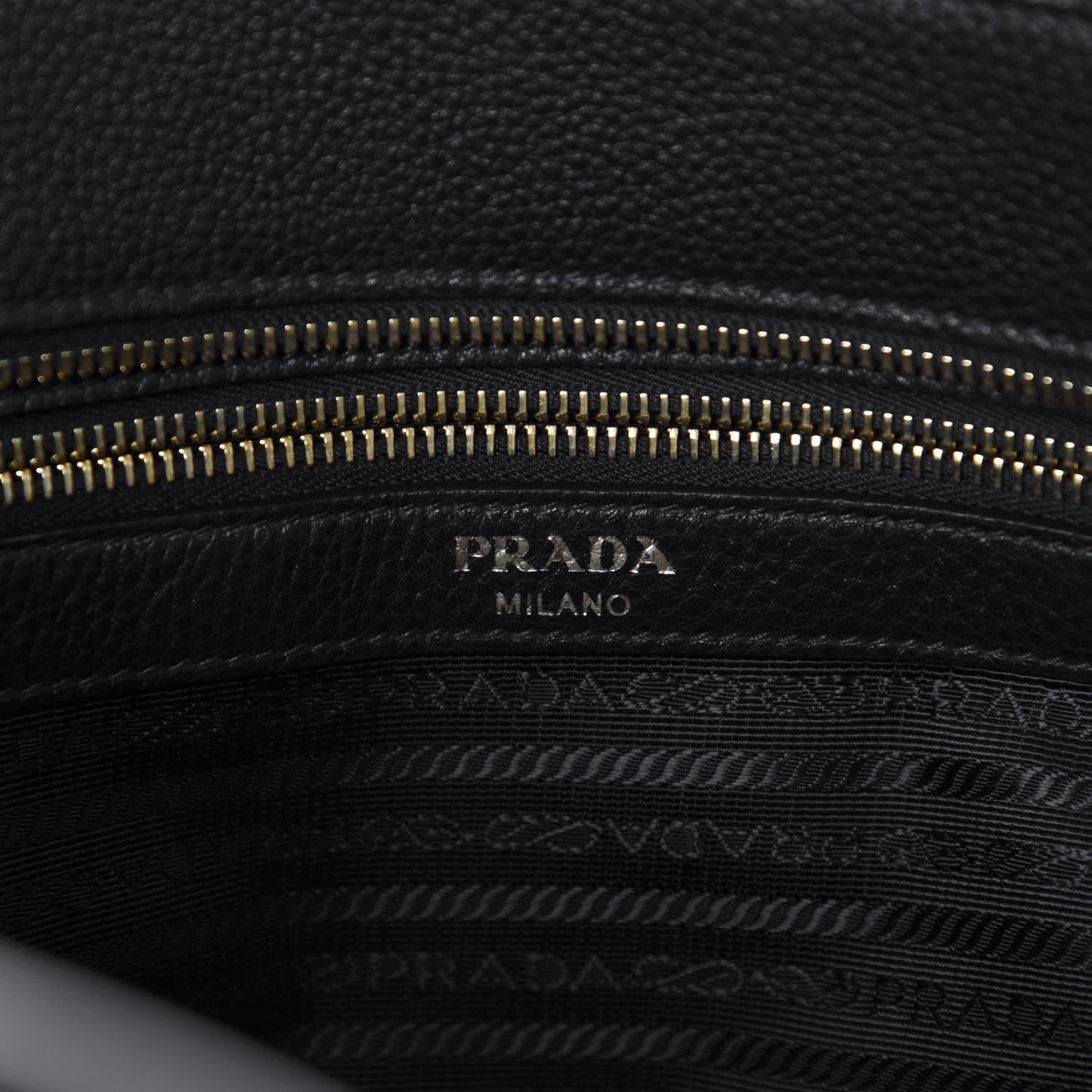 Vitello Daino Pocket Shopping Tote Black