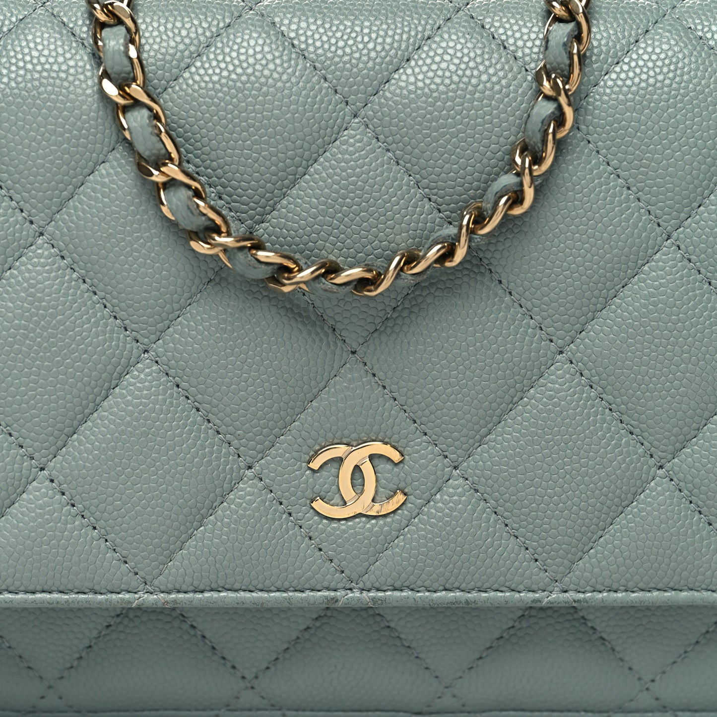 Caviar Quilted Wallet on Chain WOC Light Blue