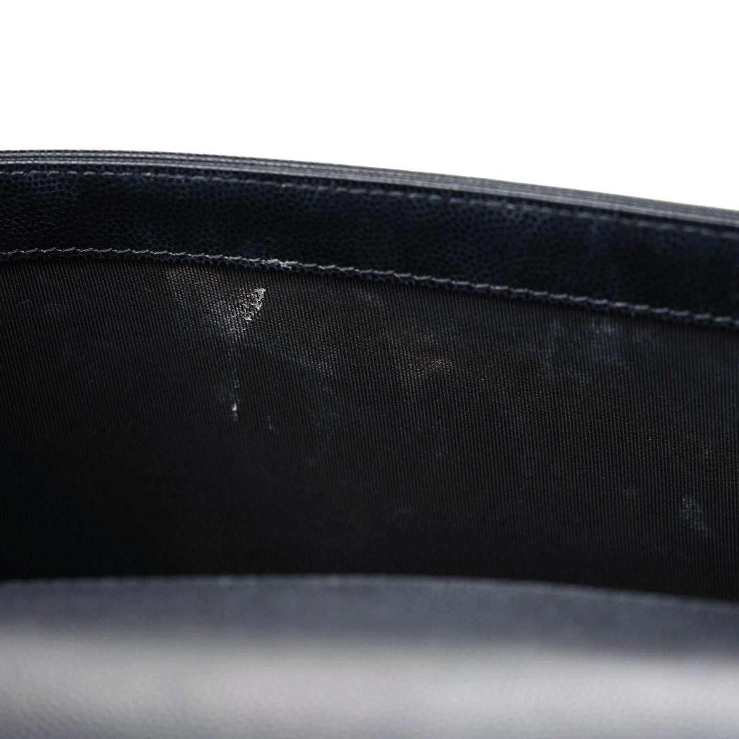 Caviar Quilted Medium Boy Flap Black