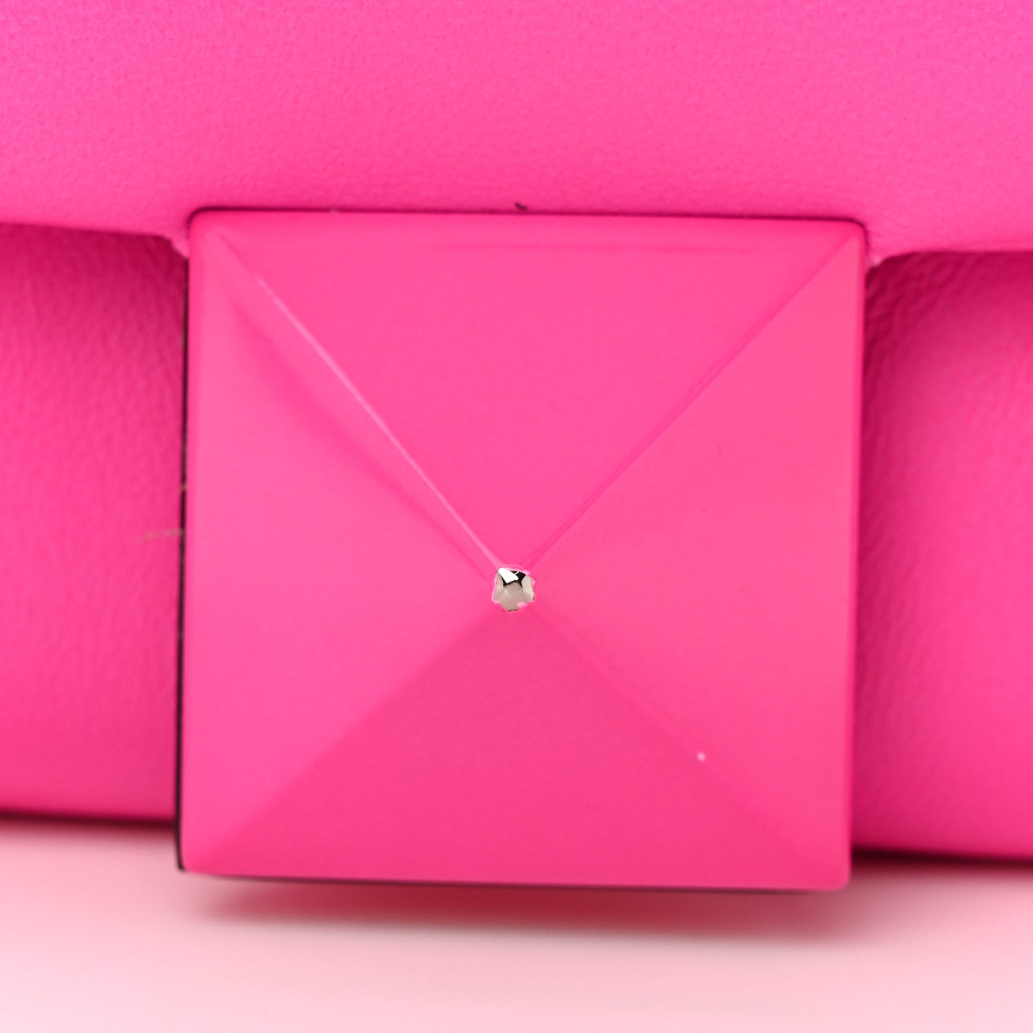 Valentino Garavani Nappa Lacquer Monochrome Roman Stud Wallet On Chain Pink PP 11 of 11