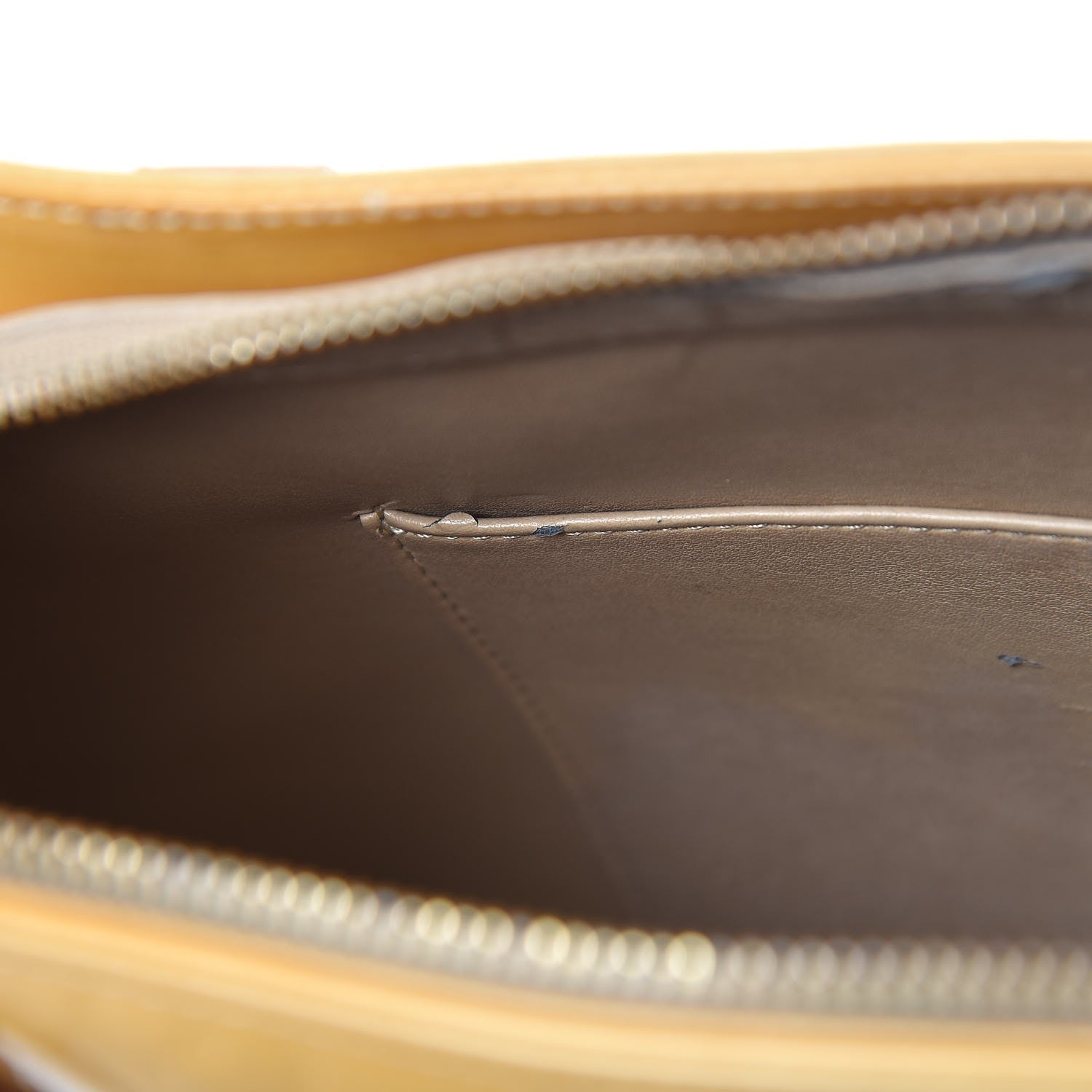 Louis Vuitton Vernis Houston Beige 19 of 46