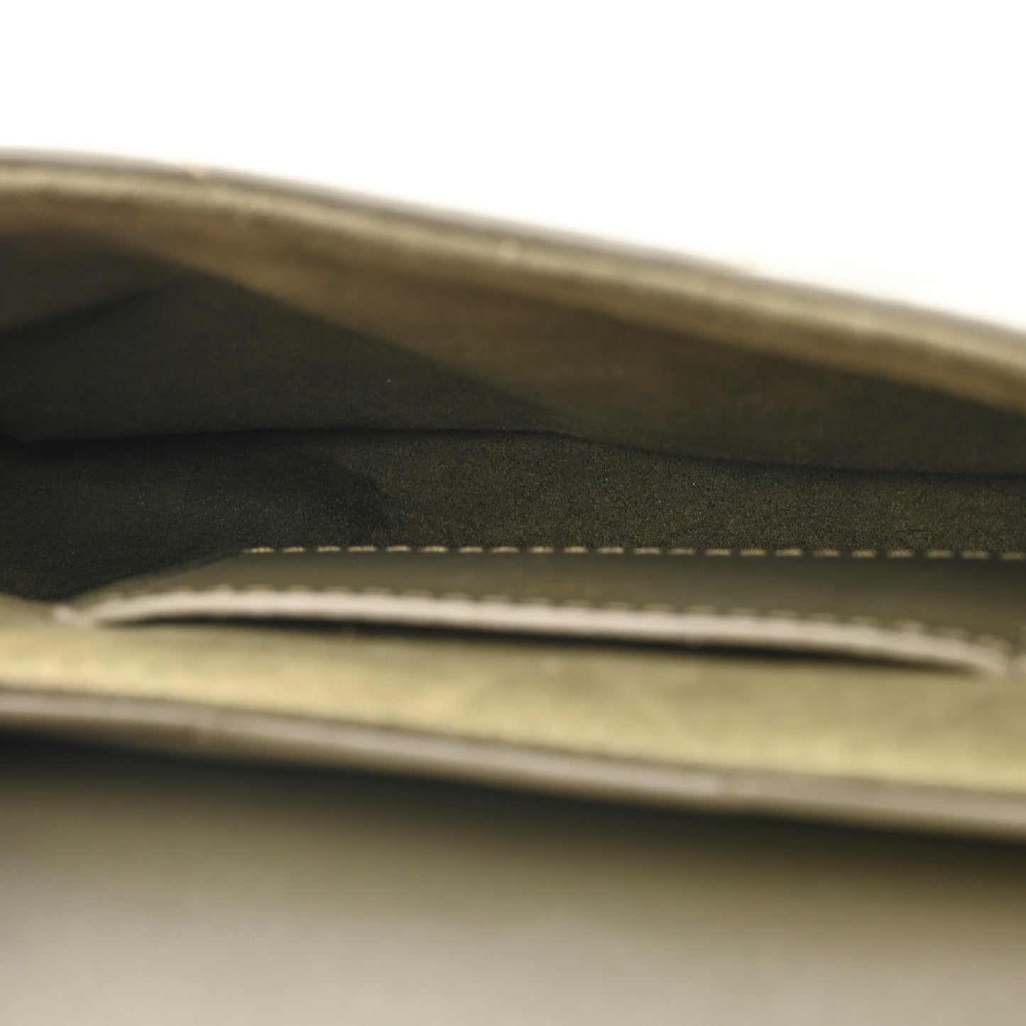 Calfskin New Wave Multi Pochette Kaki