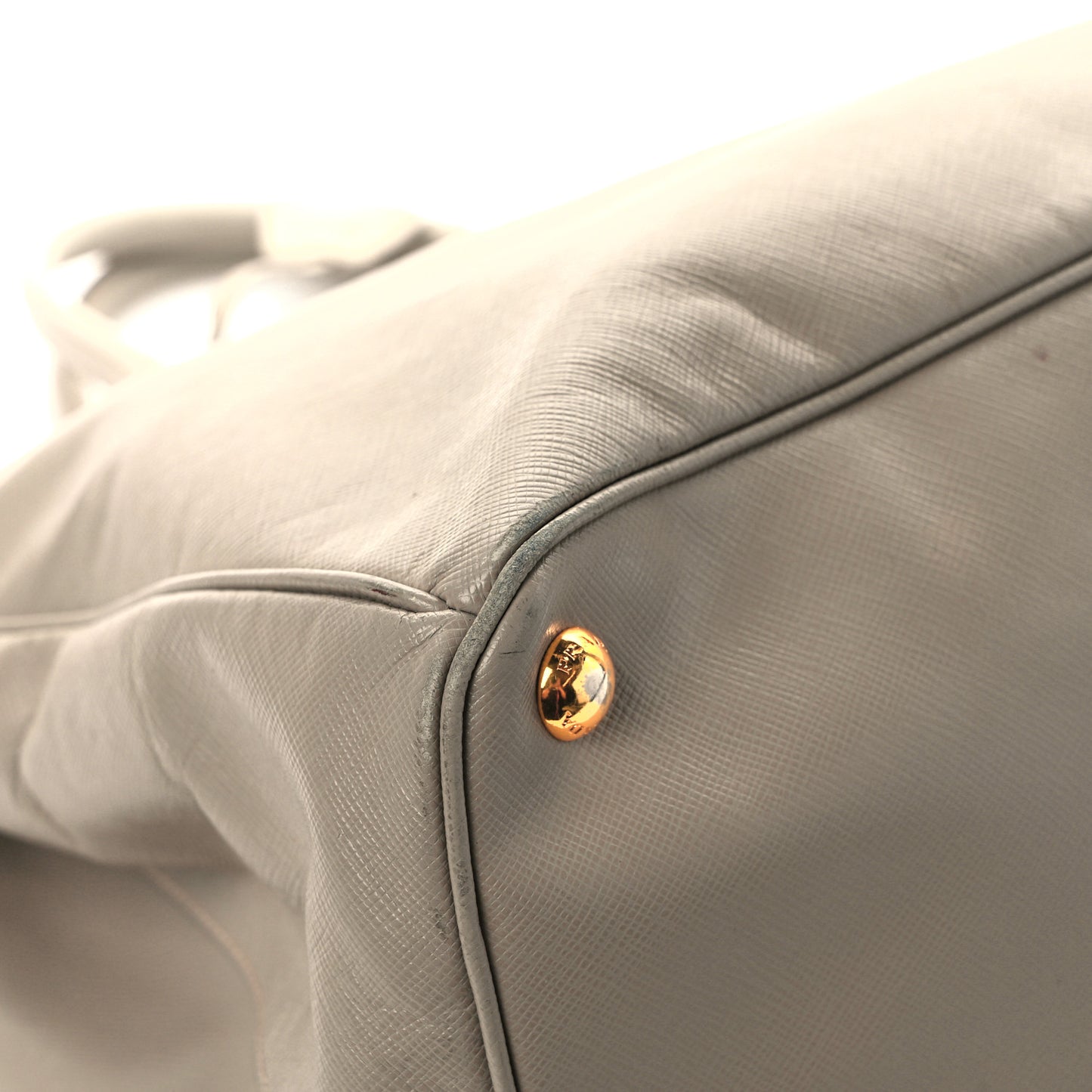 Saffiano Medium Galleria Double Zip Tote Argilla