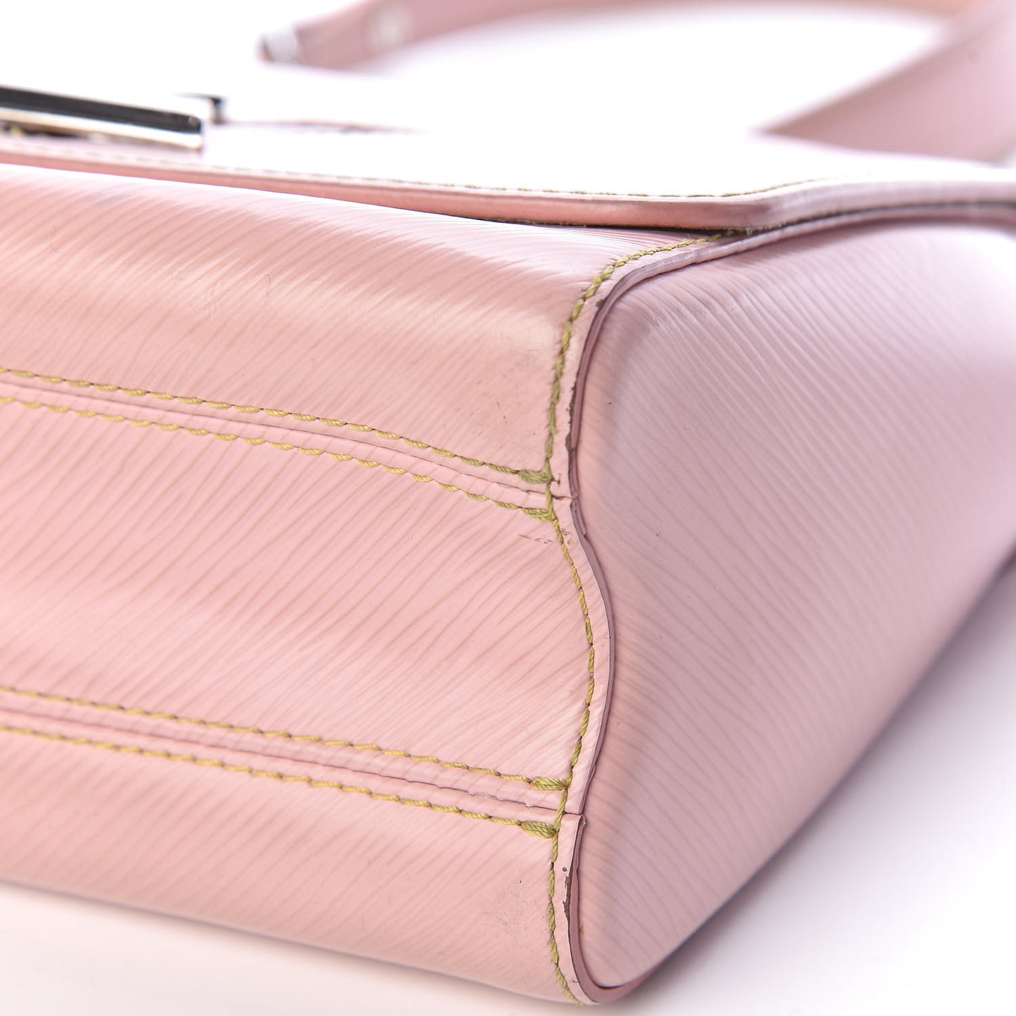 Epi Twist Shoulder Bag MM Rose Ballerine