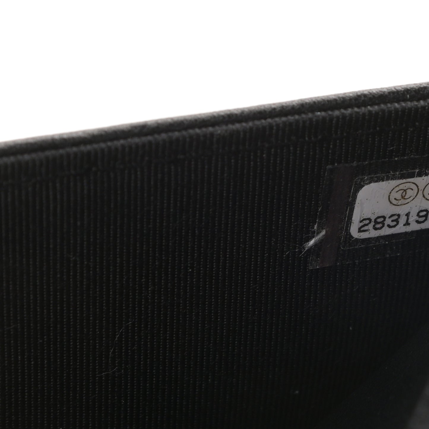 Lambskin Pyramid Wallet On Chain WOC Black