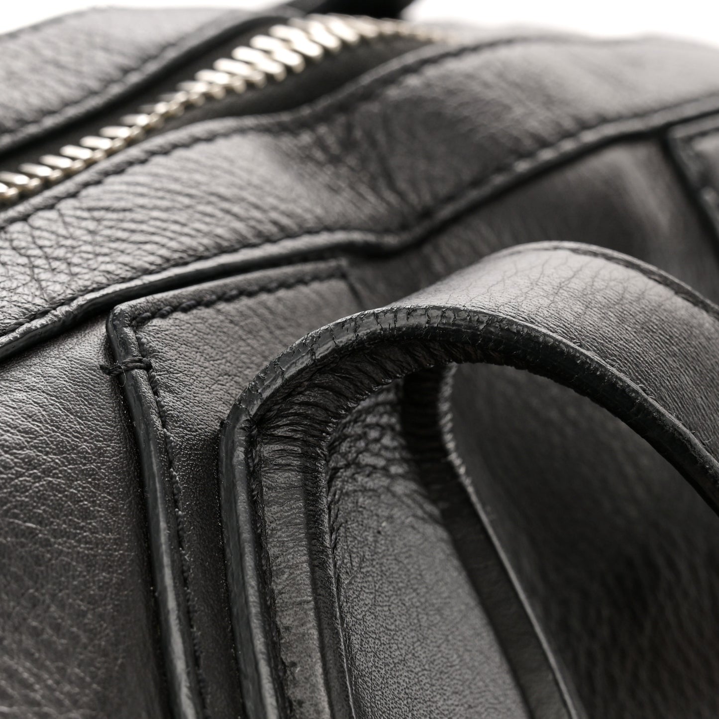 Waxy Grained Calfskin Medium Nightingale Black