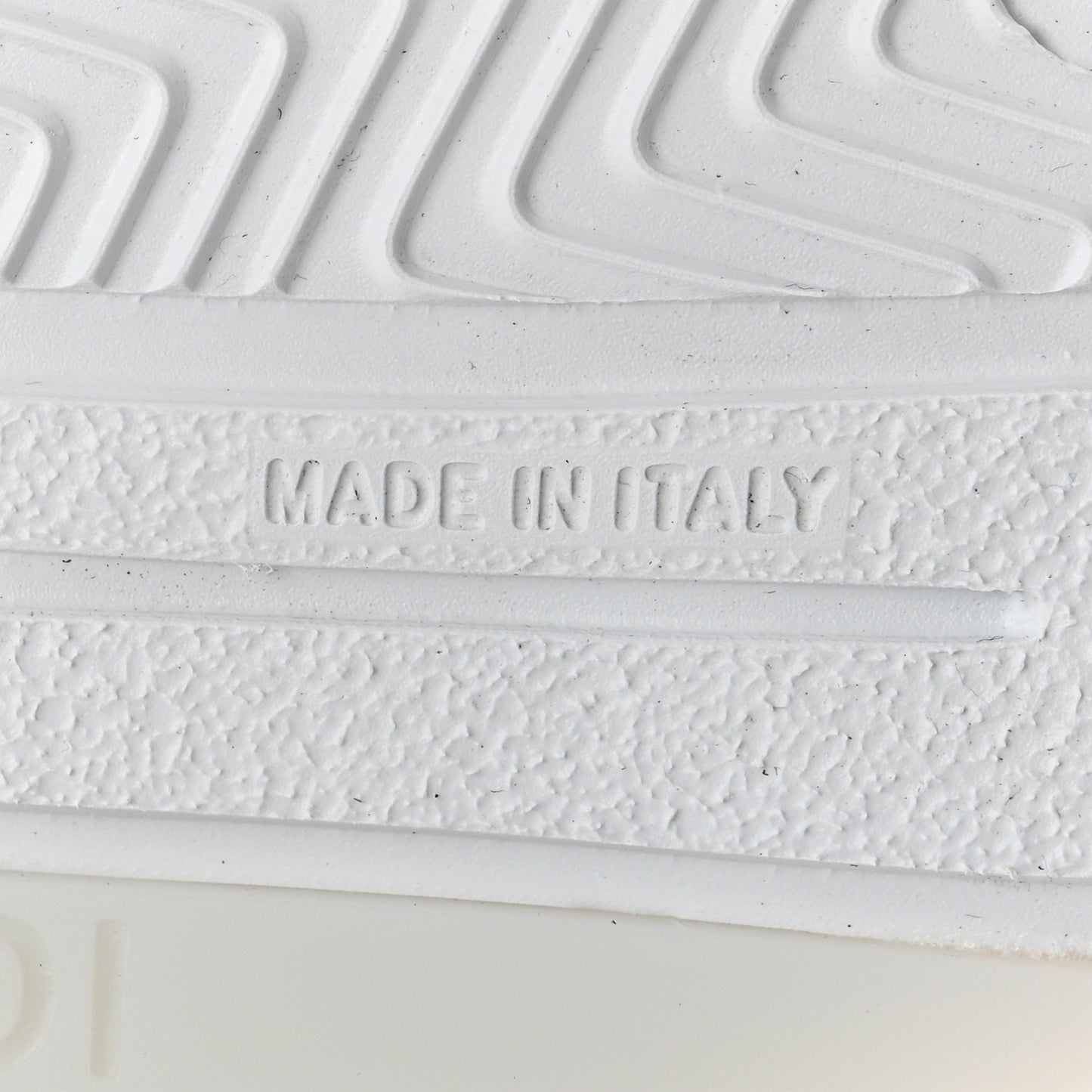 Fabric Calfskin Rubber Transparent Mens Fendi Flow Low Top Sneakers 9 Grigio Ultra White