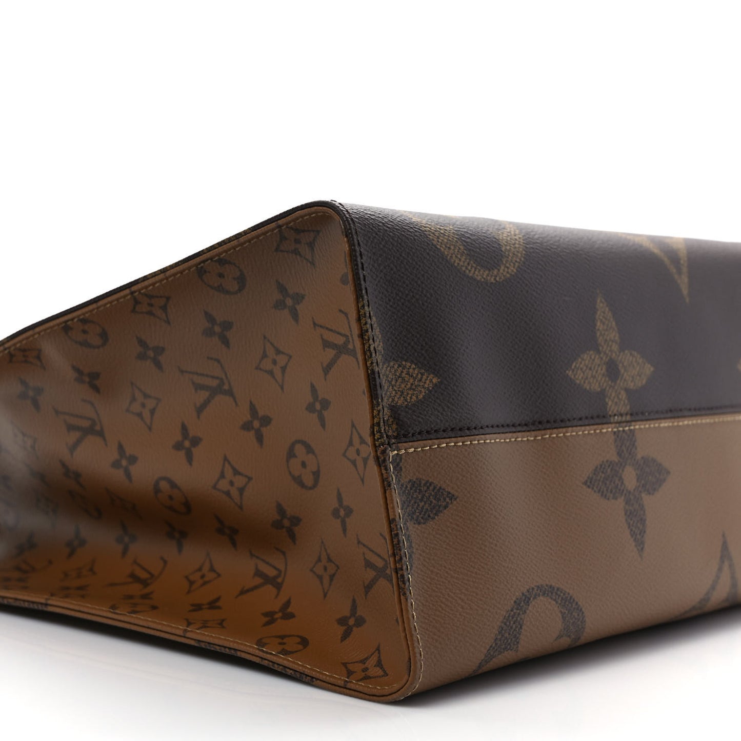 Reverse Monogram Giant Onthego GM