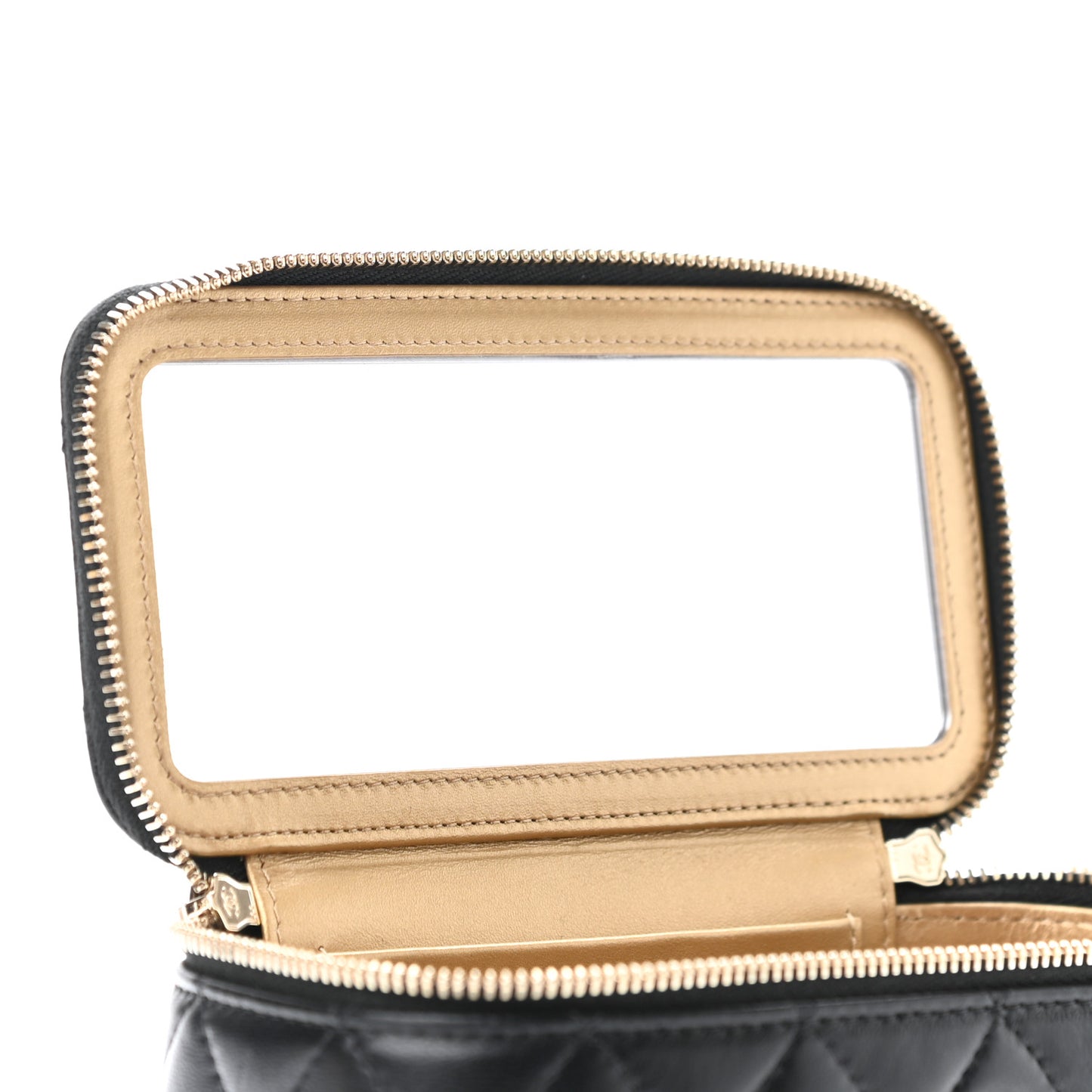 Lambskin Quilted Small Pearl Crush Vanity Case With Chain Black