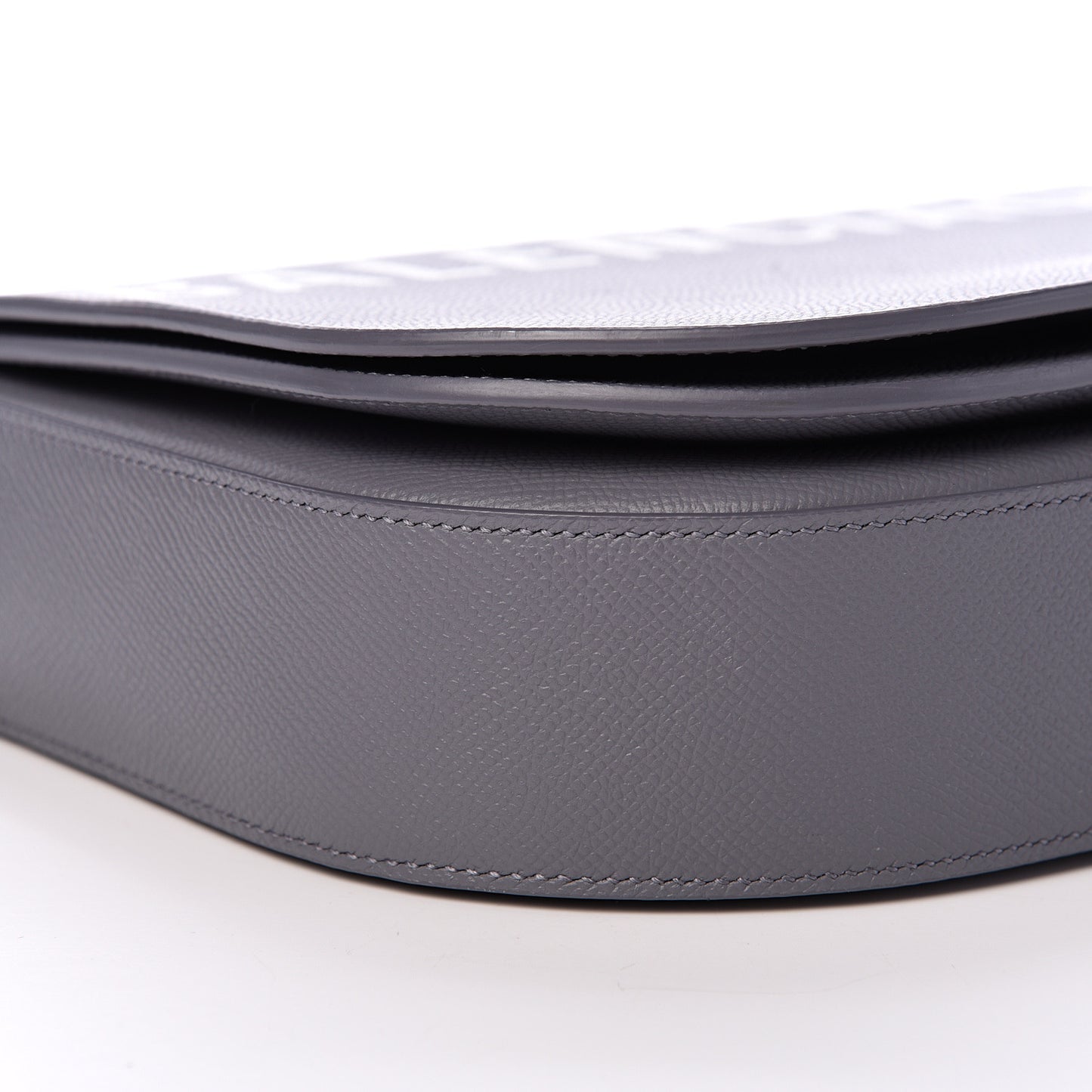 Signature Grained Calfskin Logo S Ville Day Bag Gris Perle Fonce White