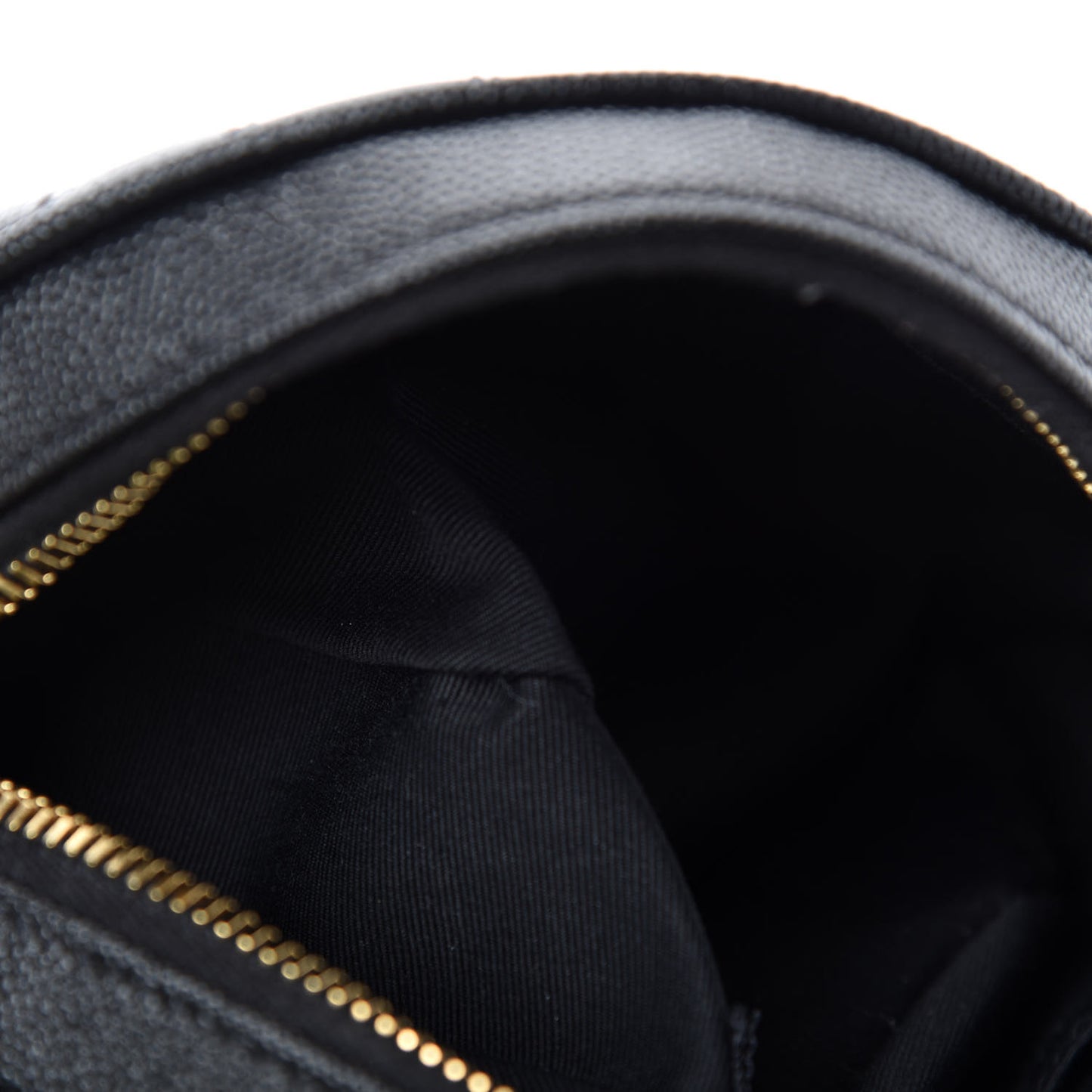 Grain De Poudre Matelasse Chevron Quilted Round Vinyle Camera Bag Black
