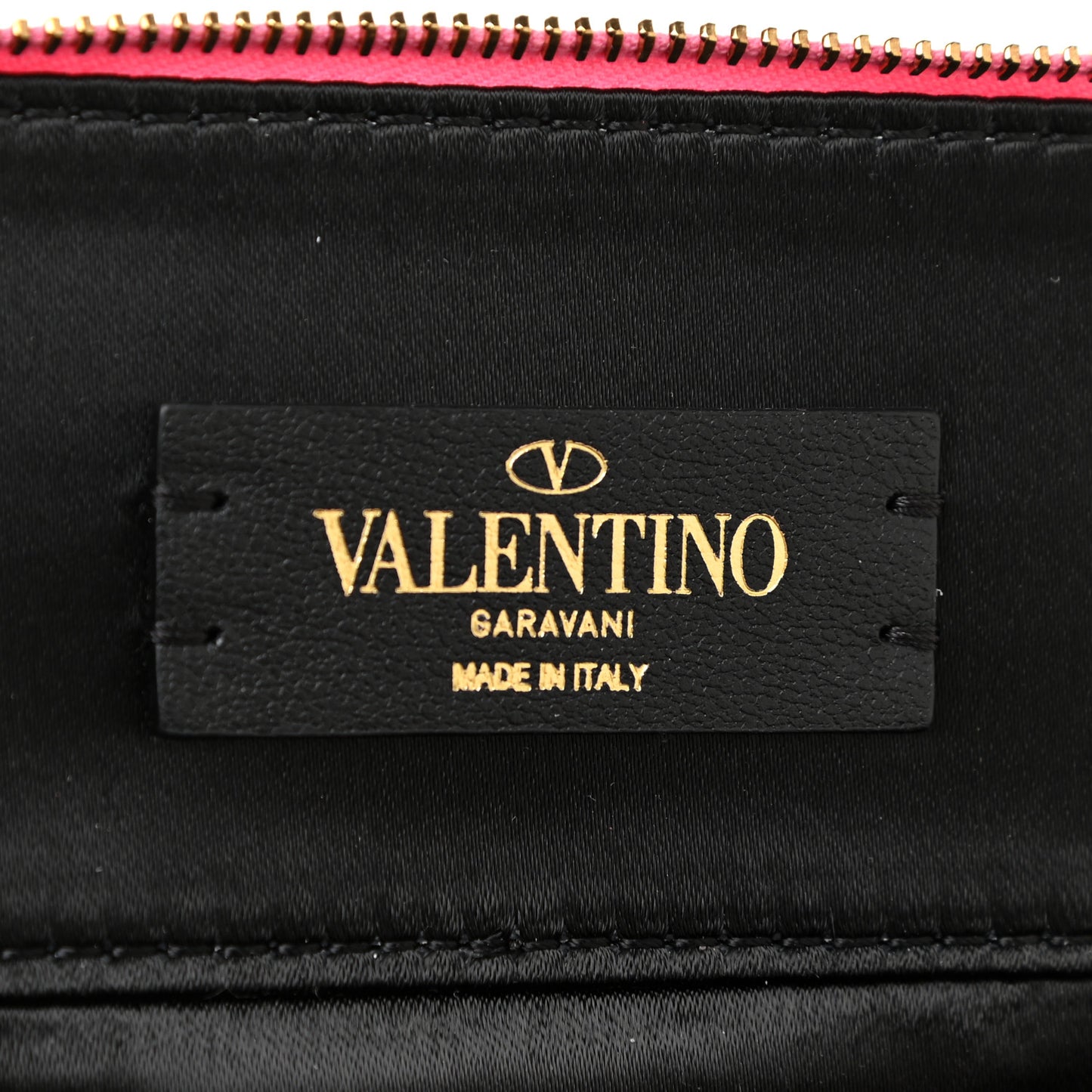 Grained Calfskin VLogo Signature Wash Bag Feminine Pink