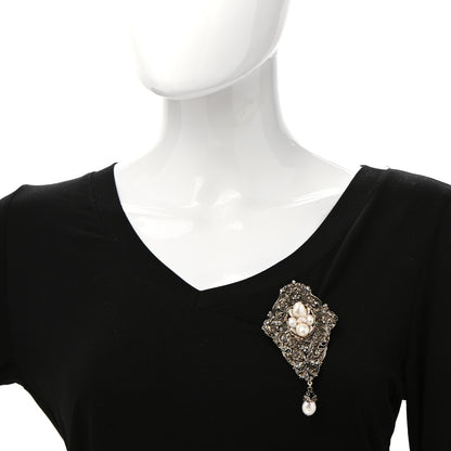 Chanel Gripoix Pearl Brooch Aged Gold 2 of 5