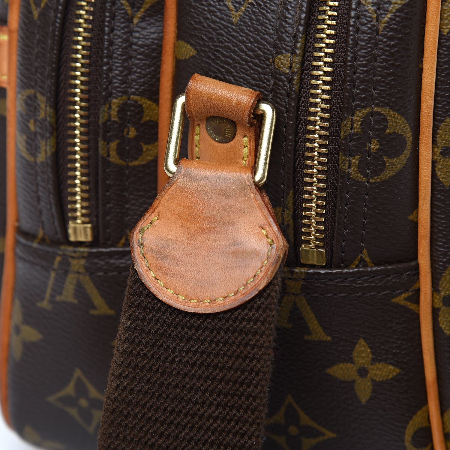 Louis Vuitton Monogram Reporter PM 14 of 17