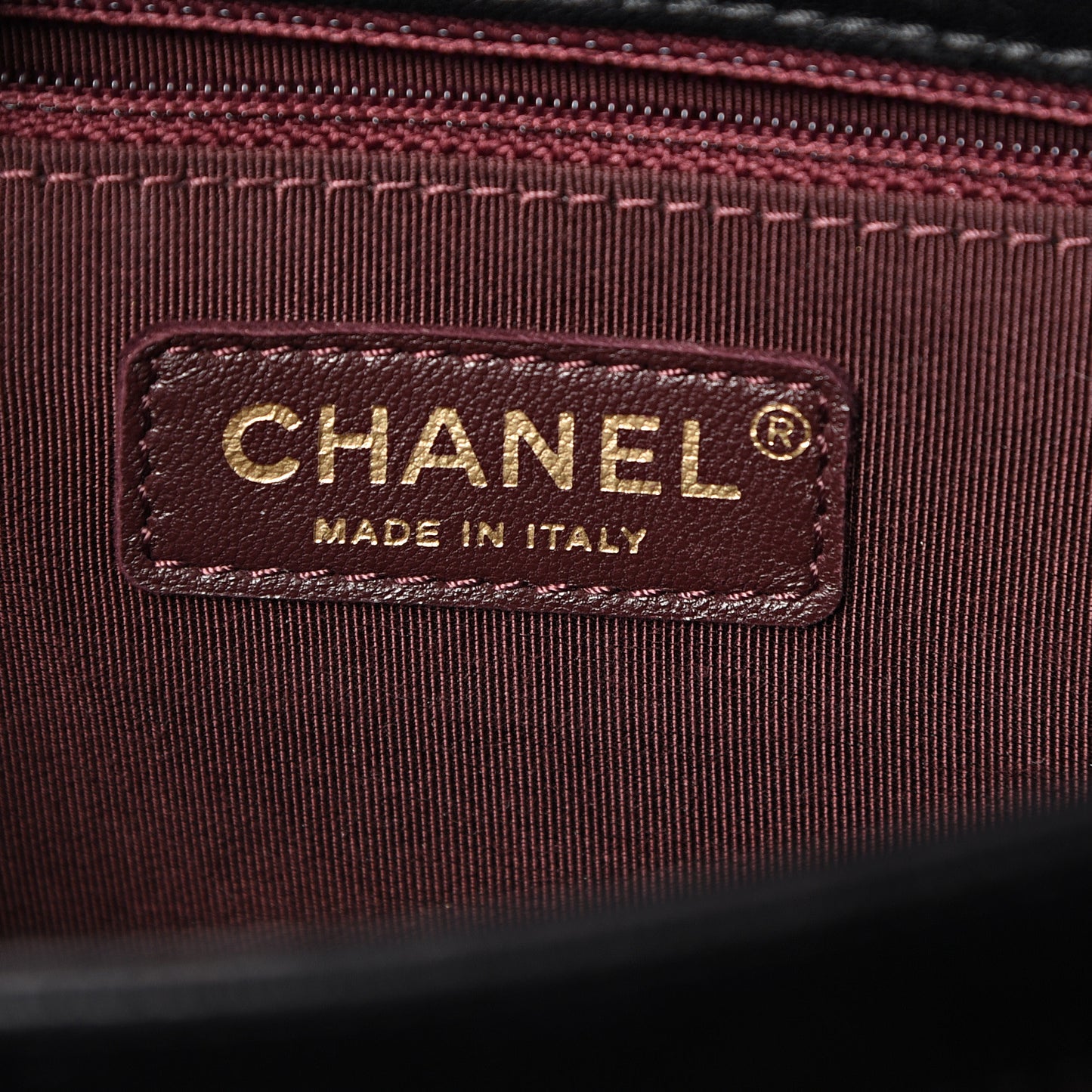 Shiny Lambskin Quilted Around The Corner Flap Black
