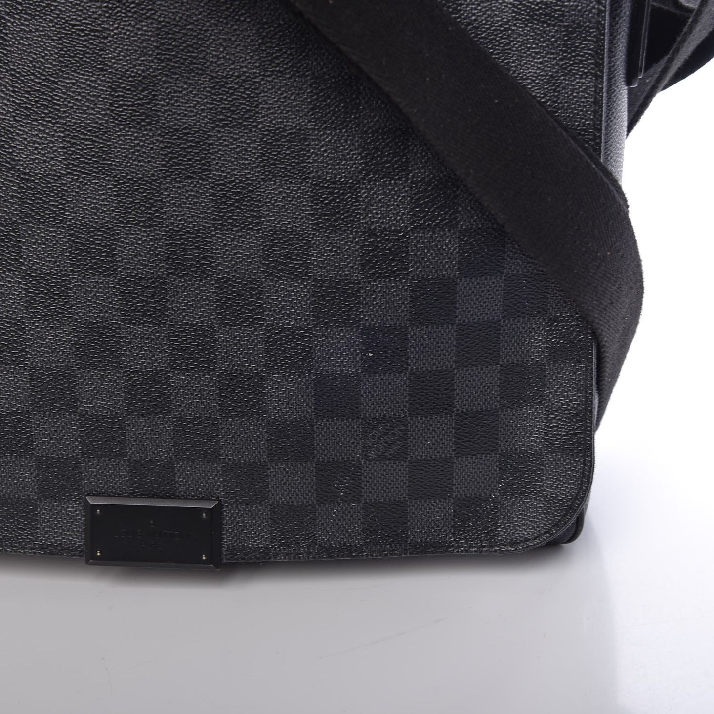Damier Graphite District MM