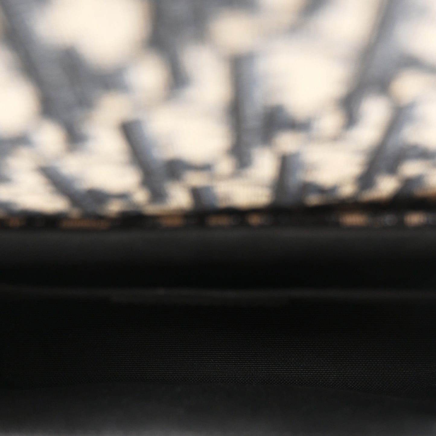 Oblique 30 Montaigne Box Bag Blue
