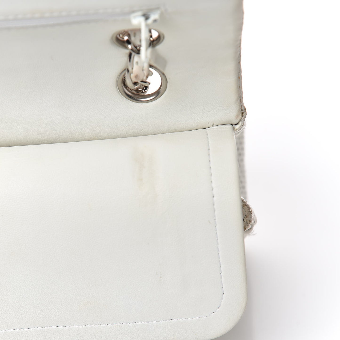 Lambskin Perforated Medium Double Flap White