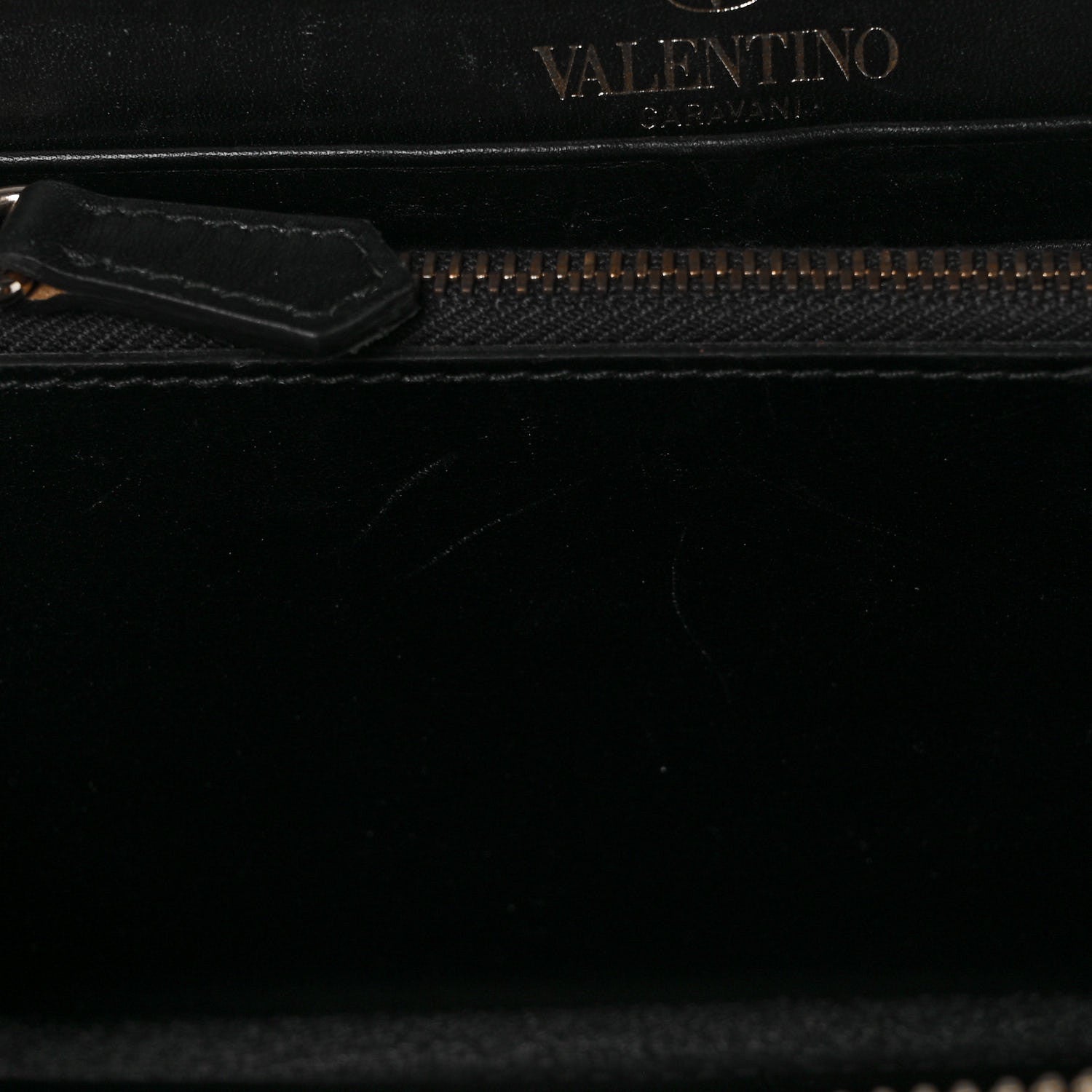 Valentino Garavani Calfskin Rockstud Zip Around Wallet Black 9 of 10