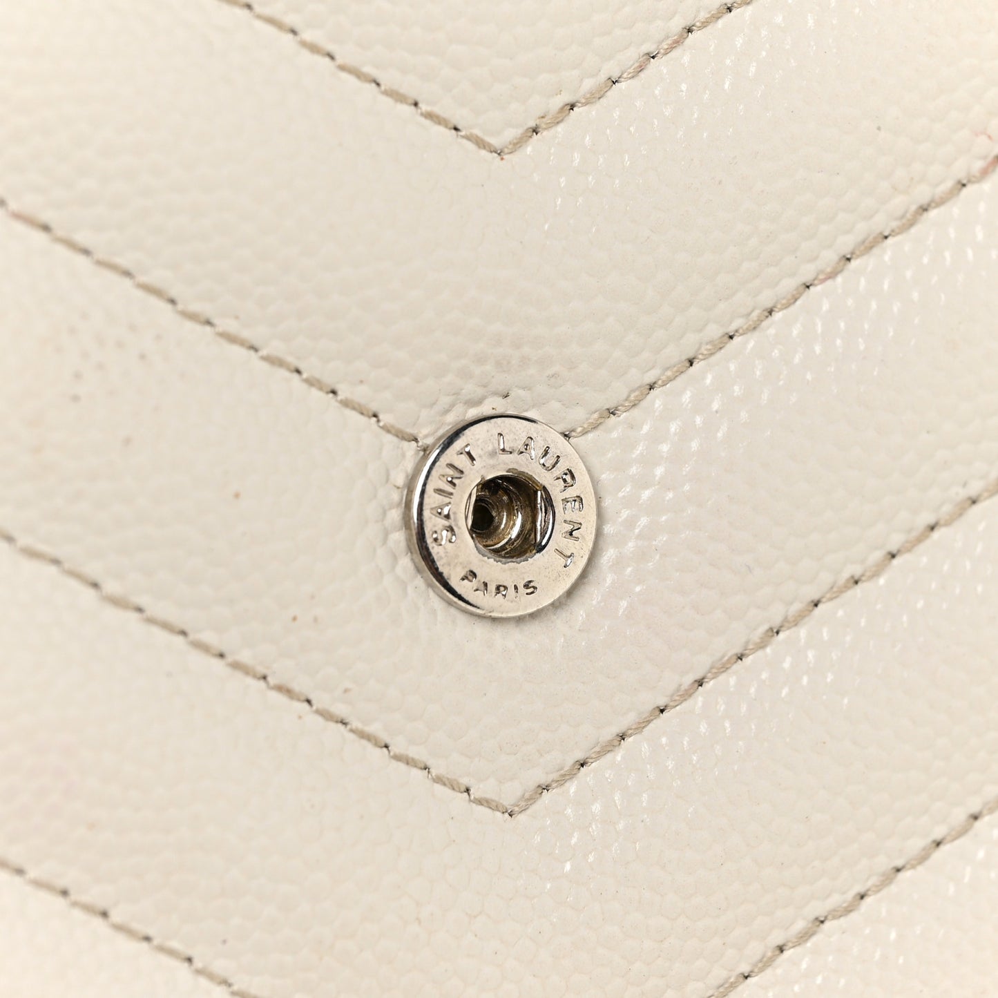 Grain De Poudre Matelasse Chevron Monogram Chain Wallet Icy White