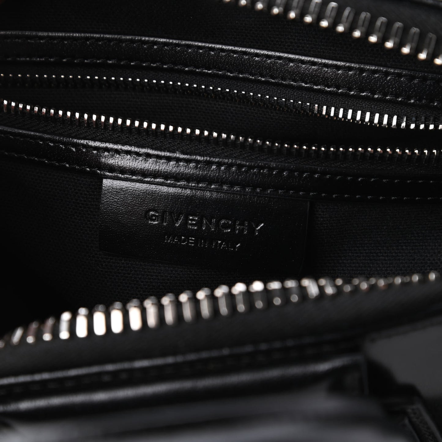 Shiny Lord Calfskin Mini Antigona Black