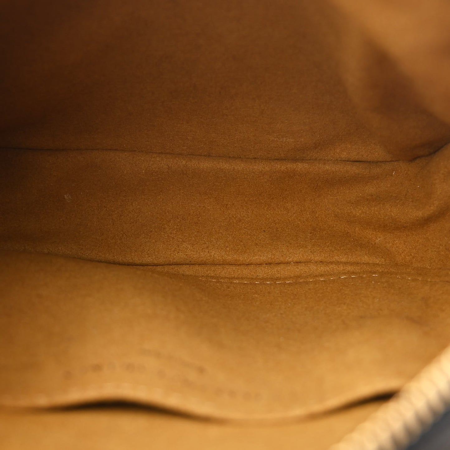 Grainy Alter Mat Studded Logo Small Camera Black