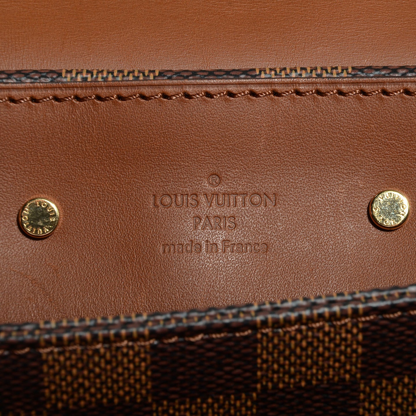 Damier Ebene Pochette Ascot