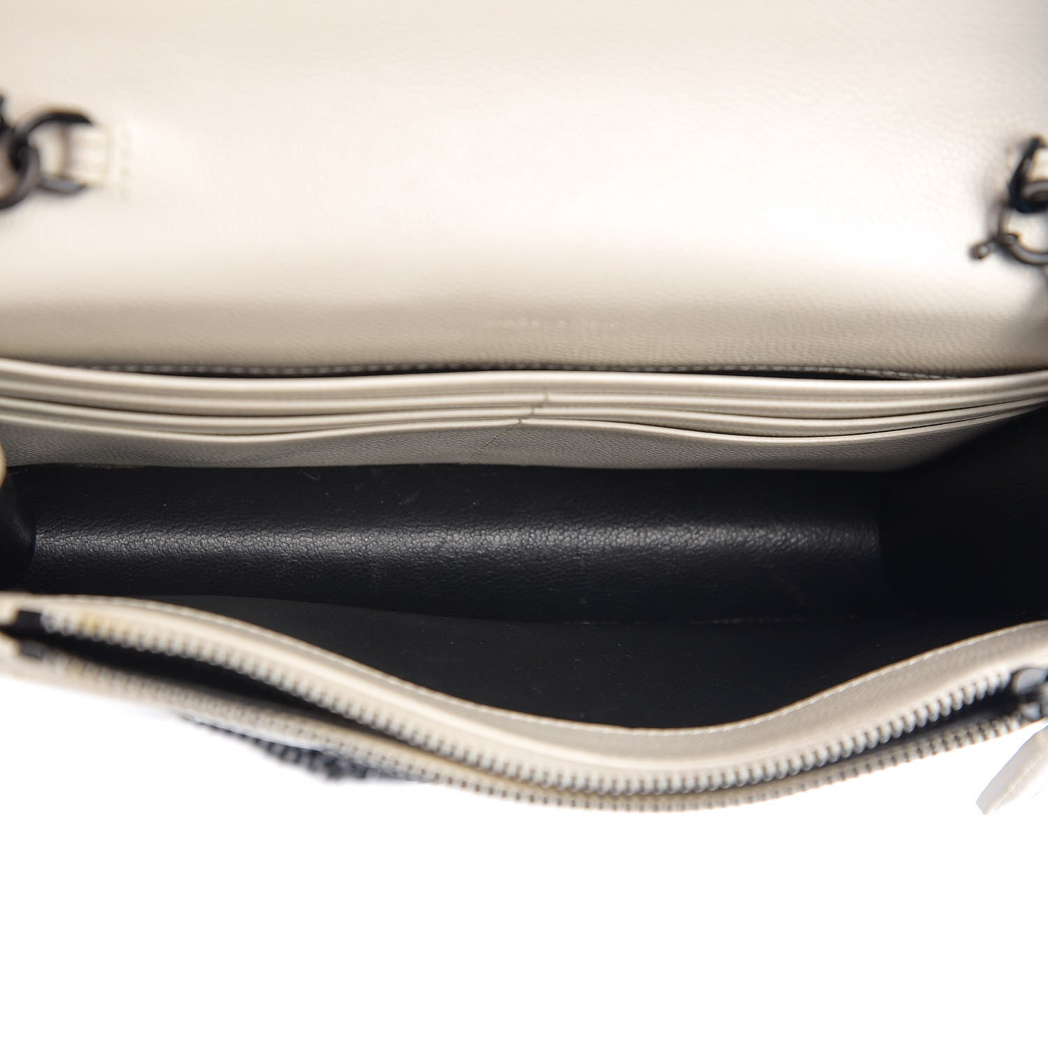 Saint Laurent Grain De Poudre Matelasse Chevron Monogram Envelope Chain Wallet Dove White 4 of 9