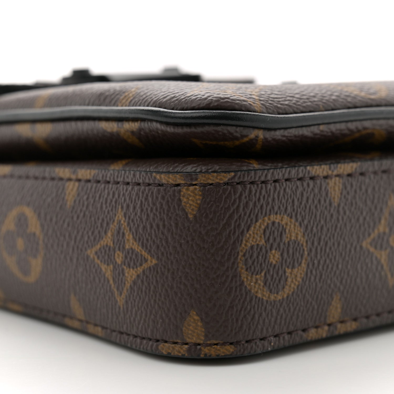 Louis Vuitton Monogram S Lock Vertical Wearable Wallet 8 of 9