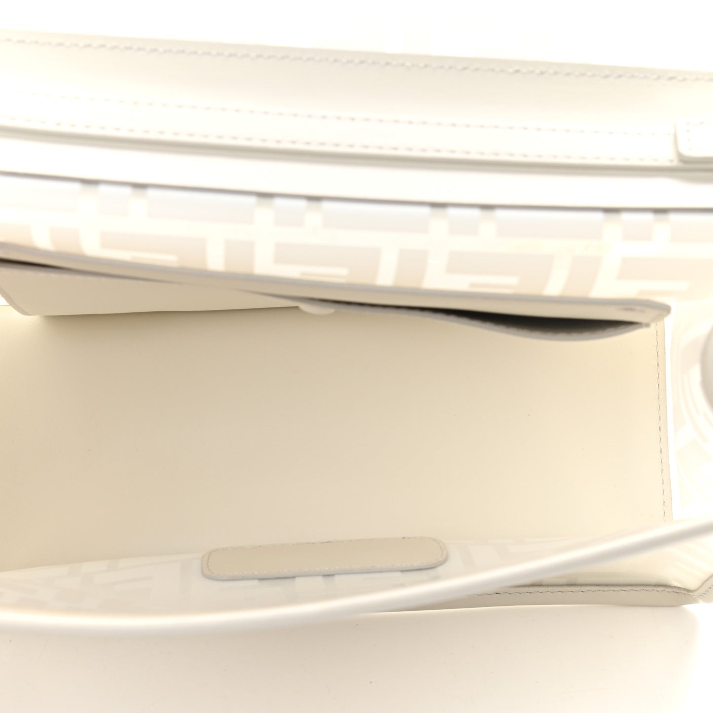 TPU FF Vitello Century F is Fendi Kan I Shoulder Bag White