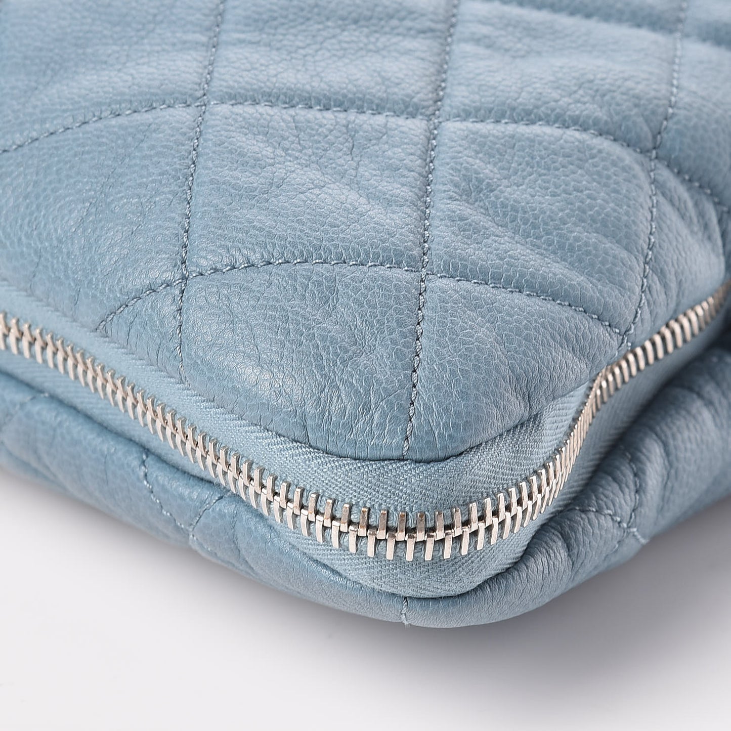 Caviar Quilted Expandable Zip Shoulder Bag Blue