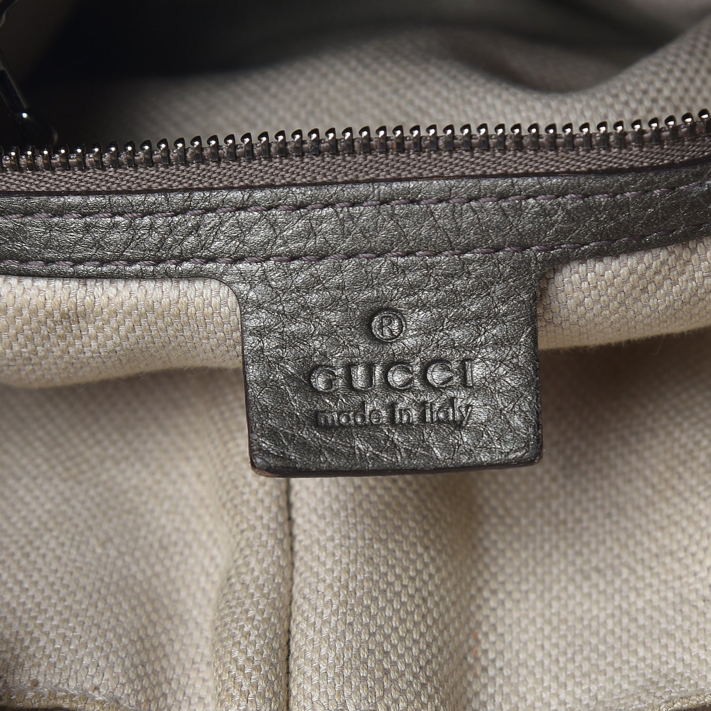 Metallic Pebbled Calfskin Medium Soho Chain Shoulder Bag Sasso