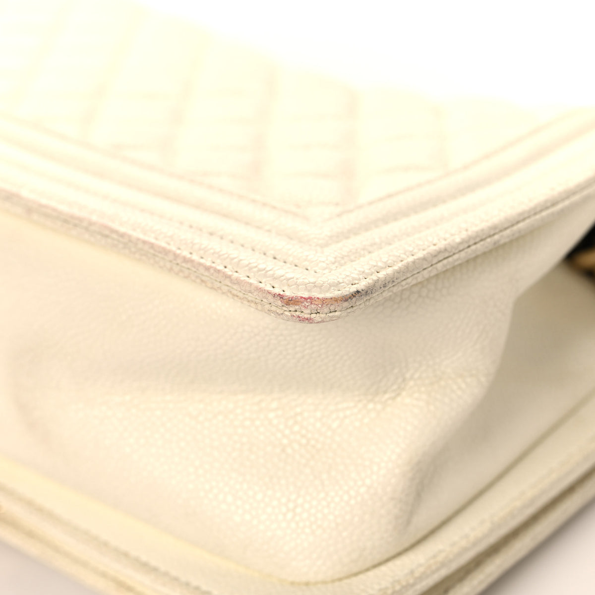 Caviar Quilted Medium Boy Flap White
