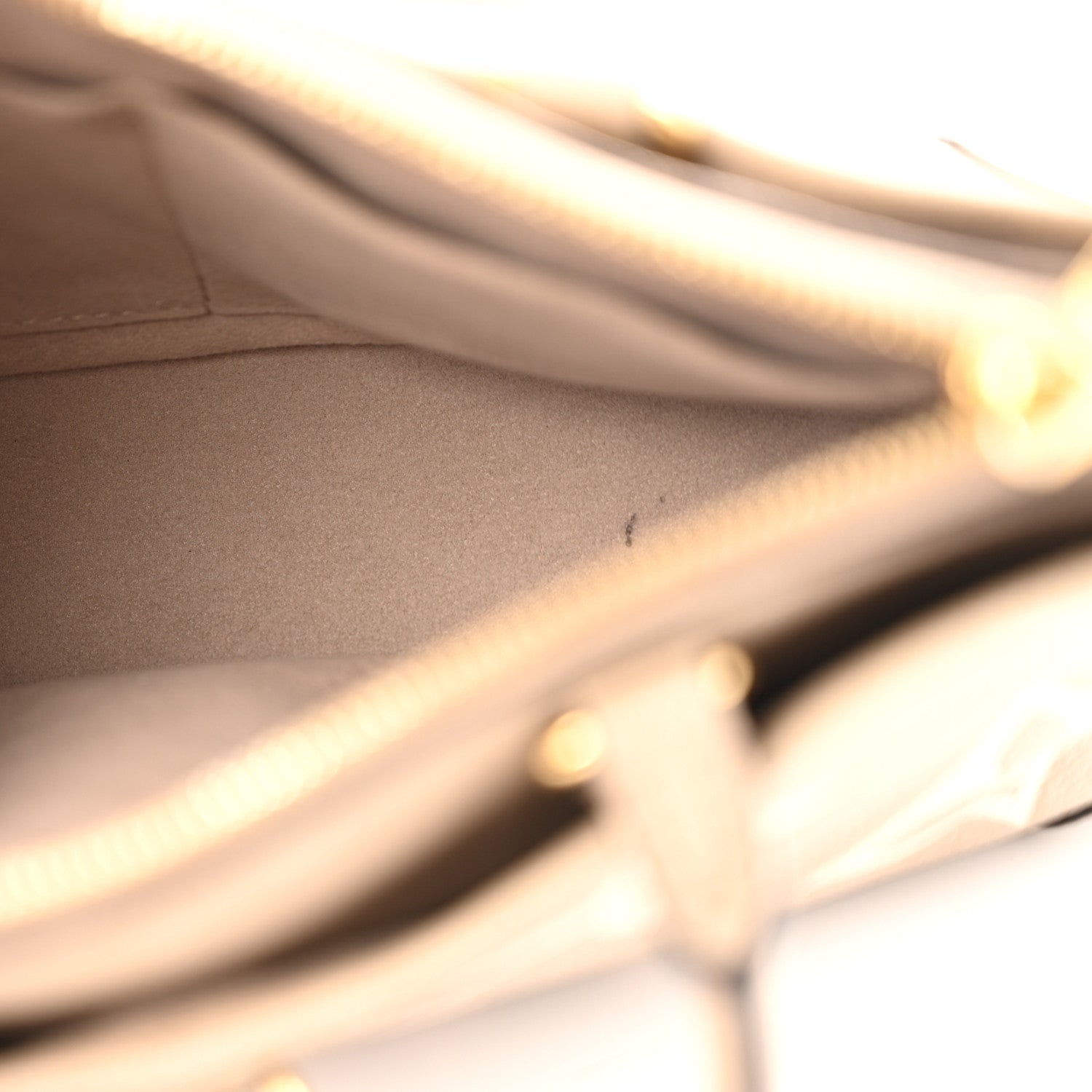 Louis Vuitton Empreinte Monogram Giant Trianon PM Tourterelle Creme 5 of 12