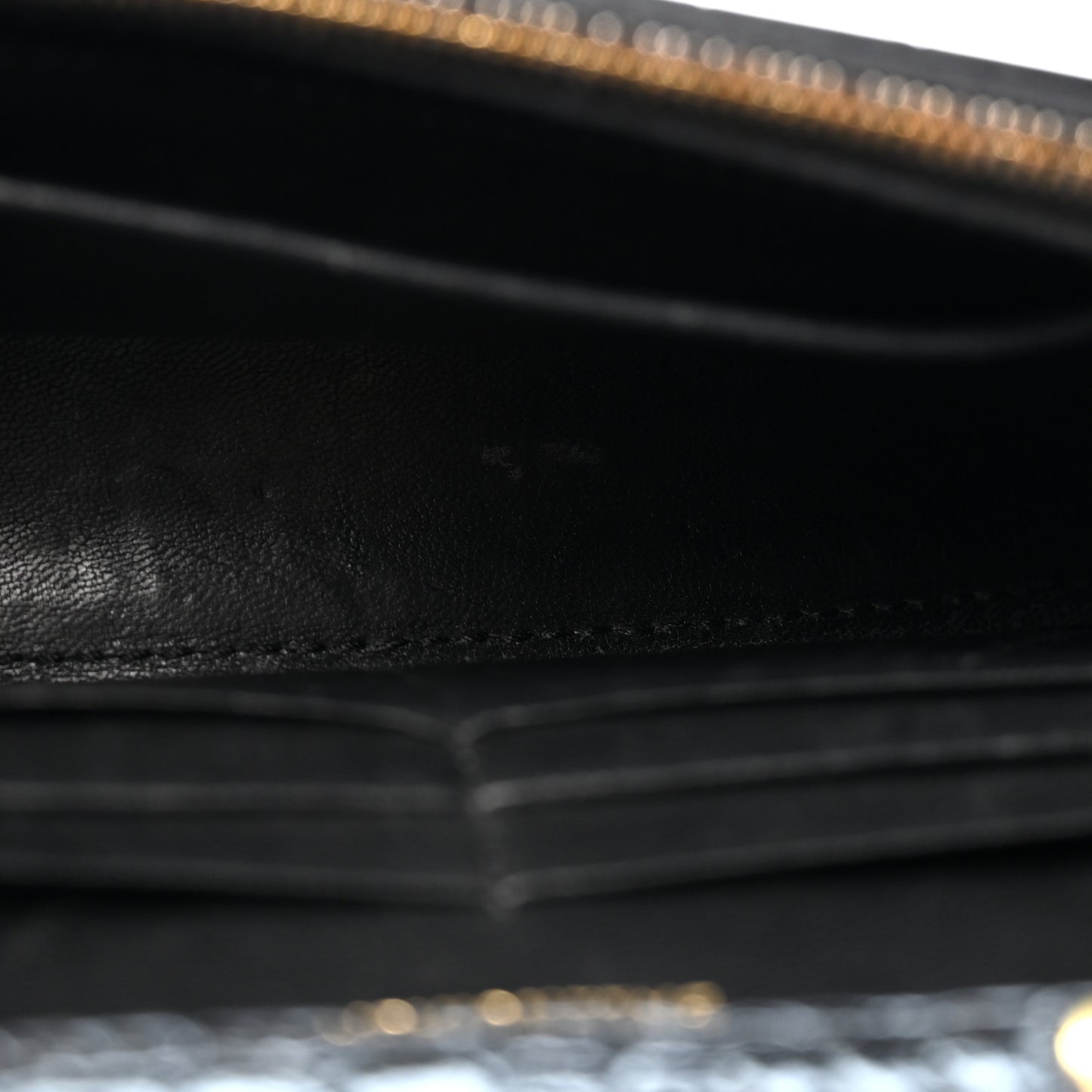 Shiny Calfskin Crocodile Embossed Hourglass Chain Bag Black