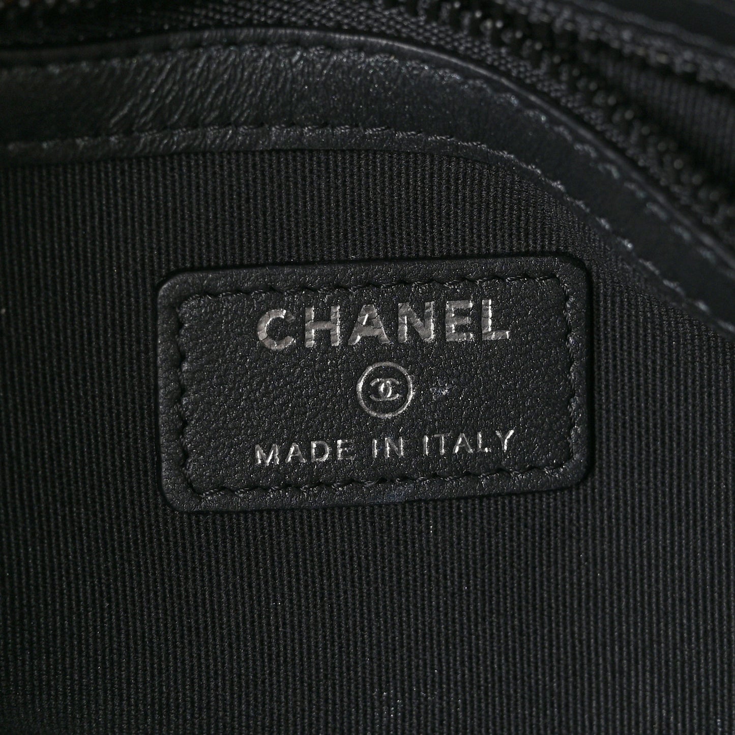 Lambskin Quilted Medium Cosmetic Case So Black