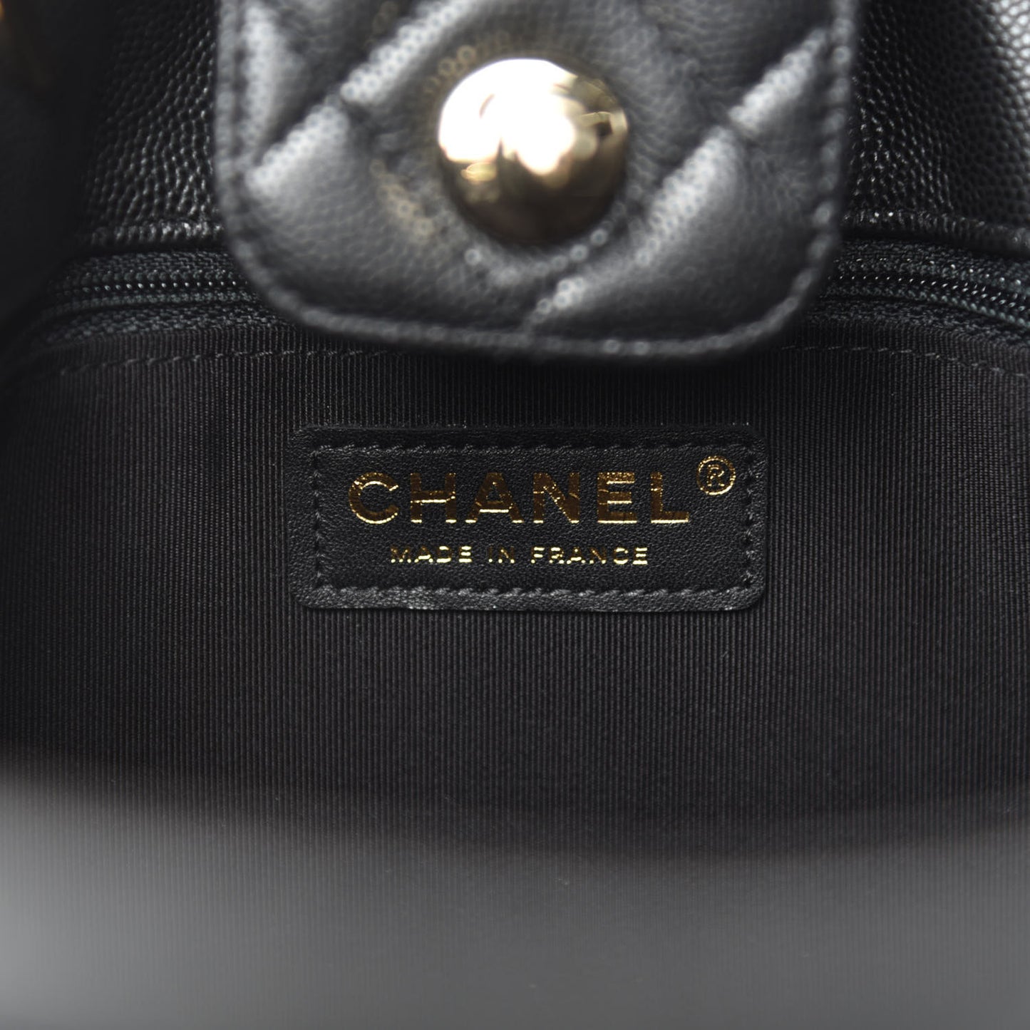 Caviar Quilted Large Classic Shopping Tote Black